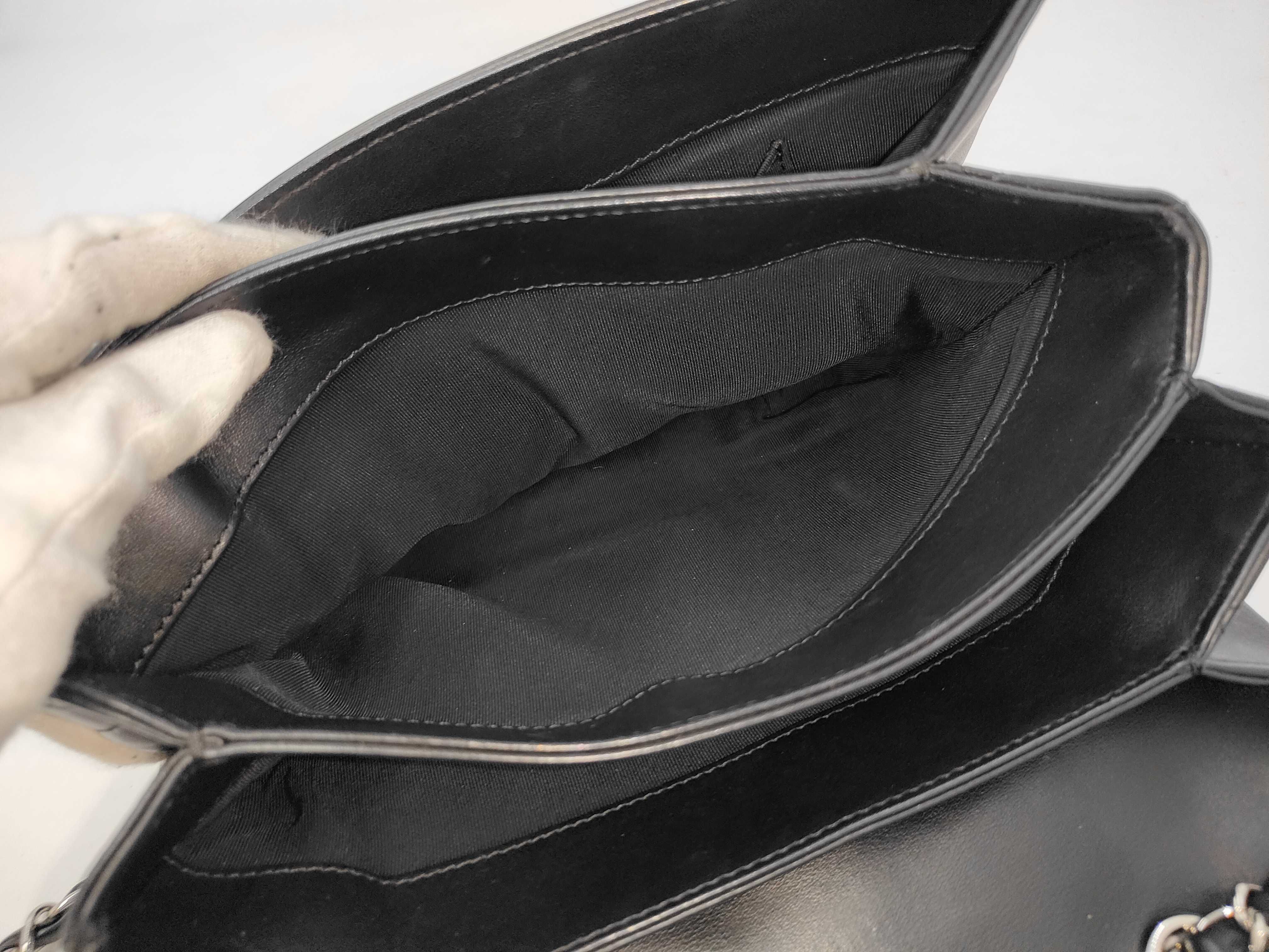 Matelassé Black Lambskin Shoulder Bag — view 9