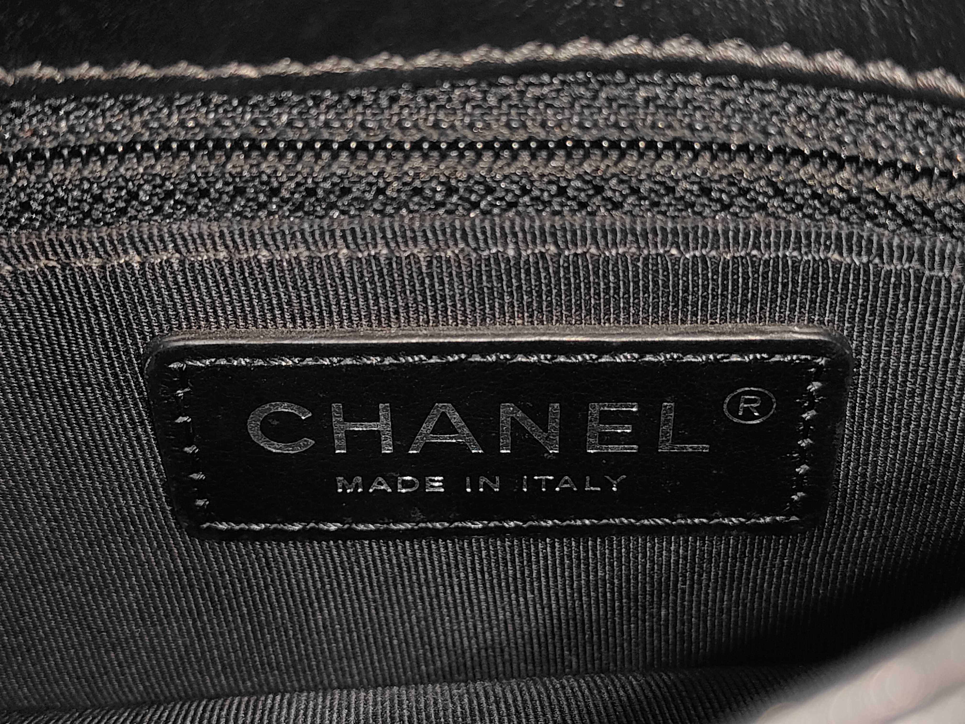 Matelassé Black Lambskin Shoulder Bag — view 10