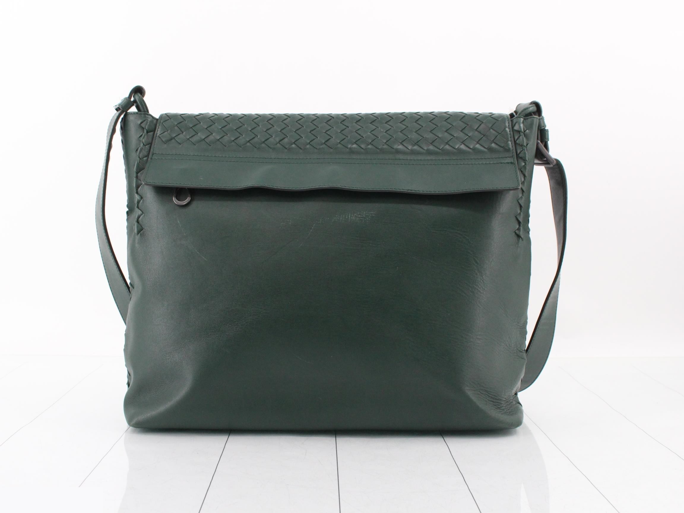 Intrecciato shoulder bag, leather, green — view 2