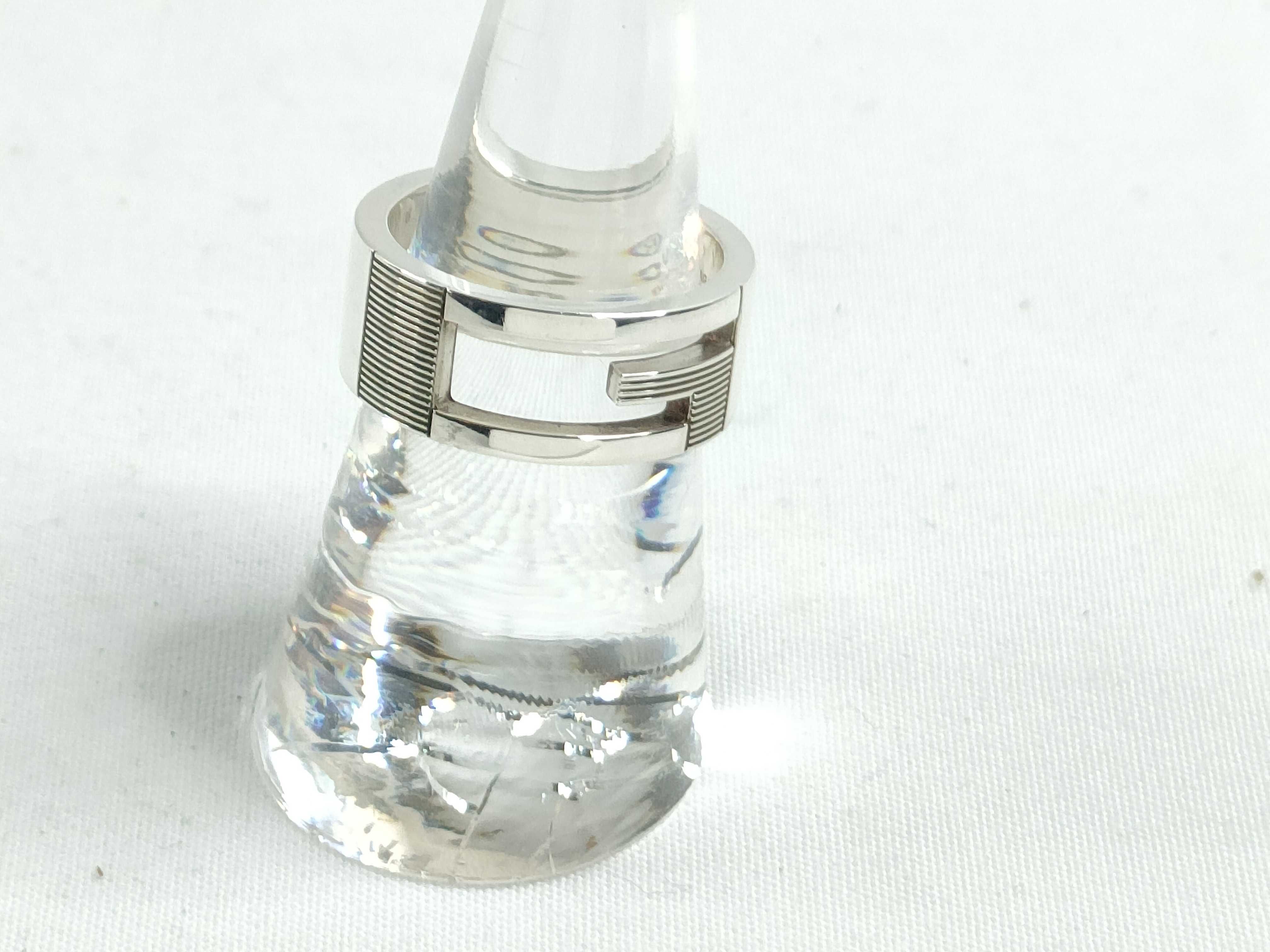 SV925 Ring