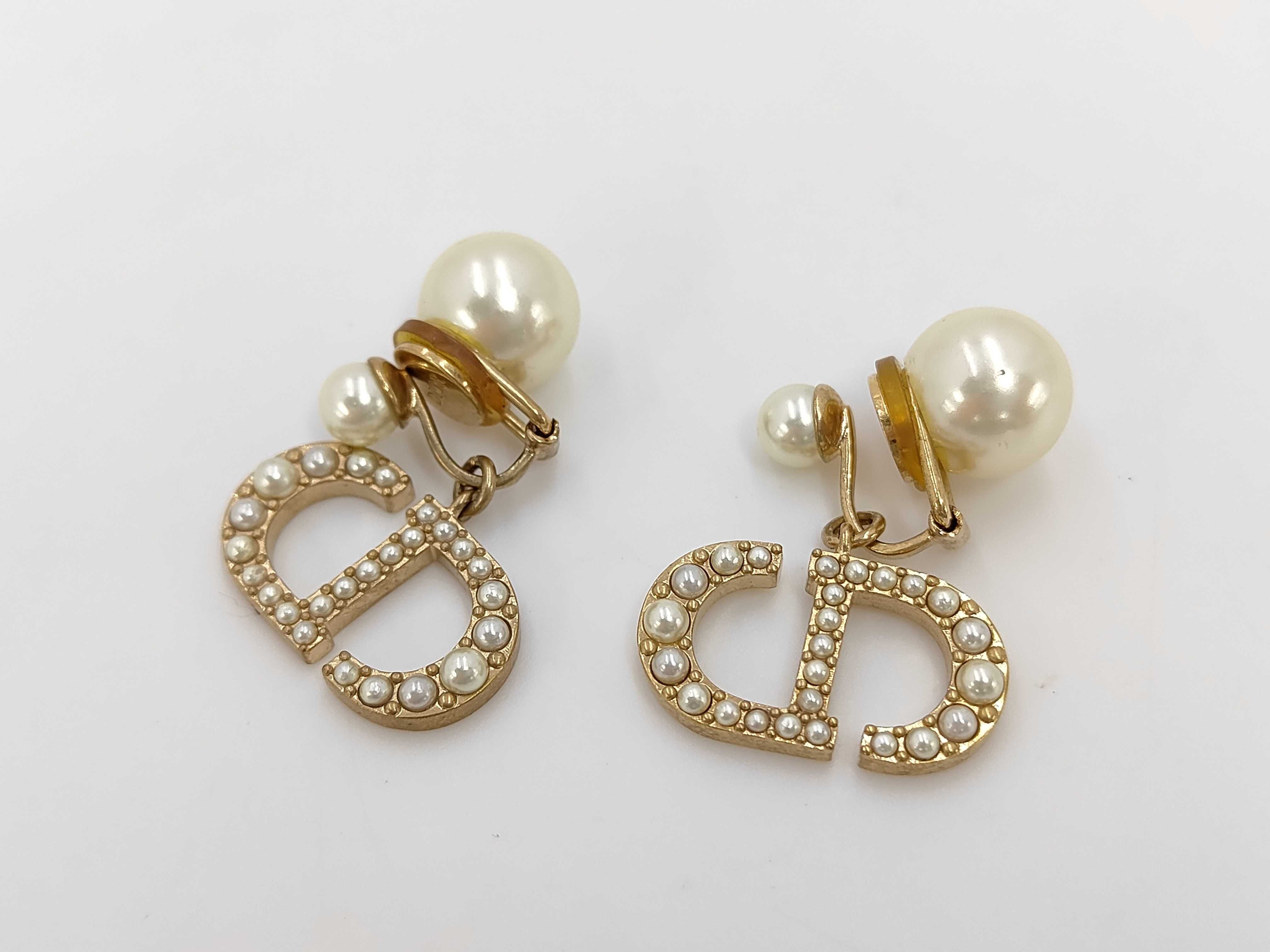 Gold Pearl Earrings