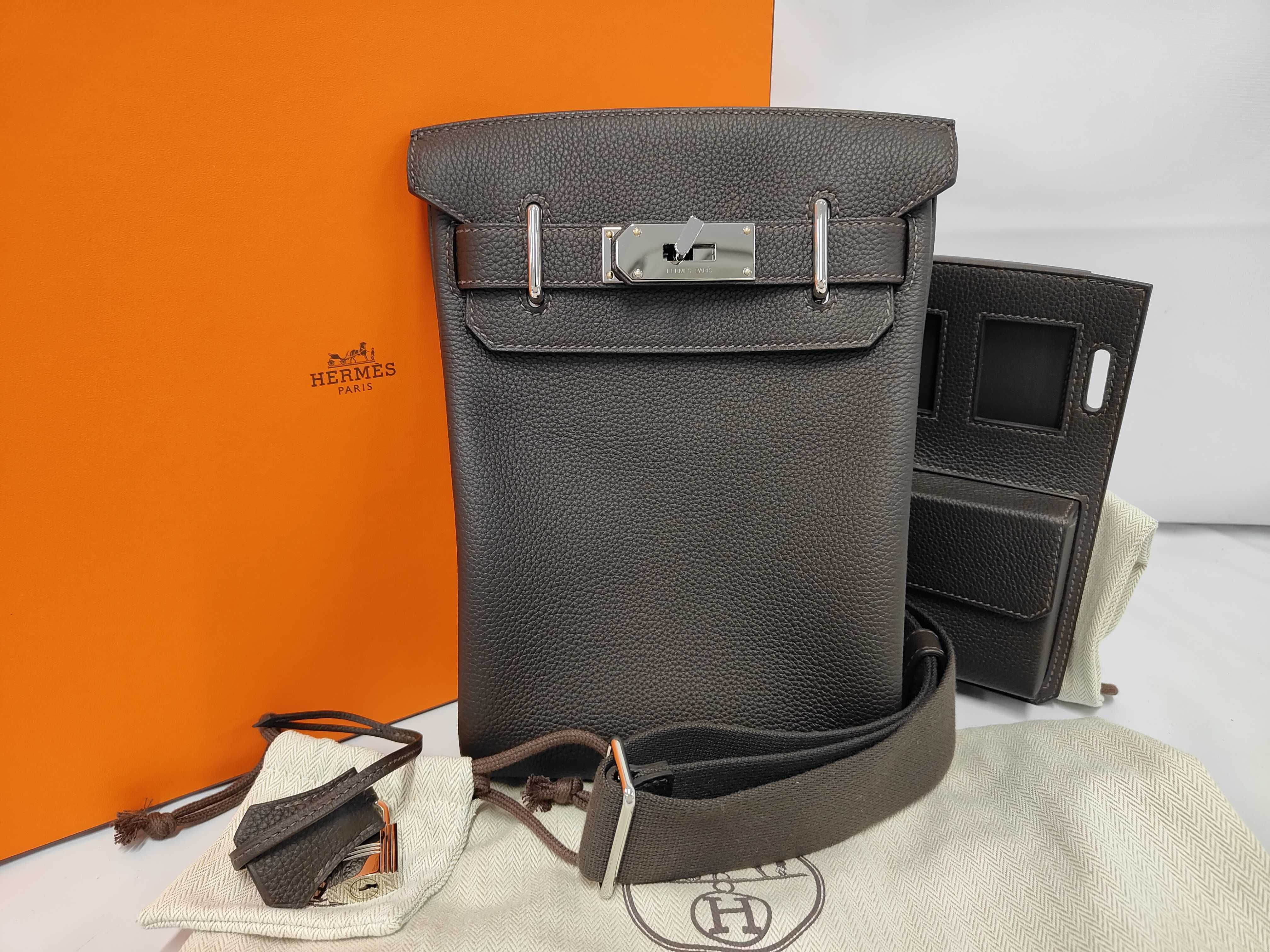 Kelly Accad PM Access Bevelle Togo Leather Silver Hardware G Stamp Shoulder Bag