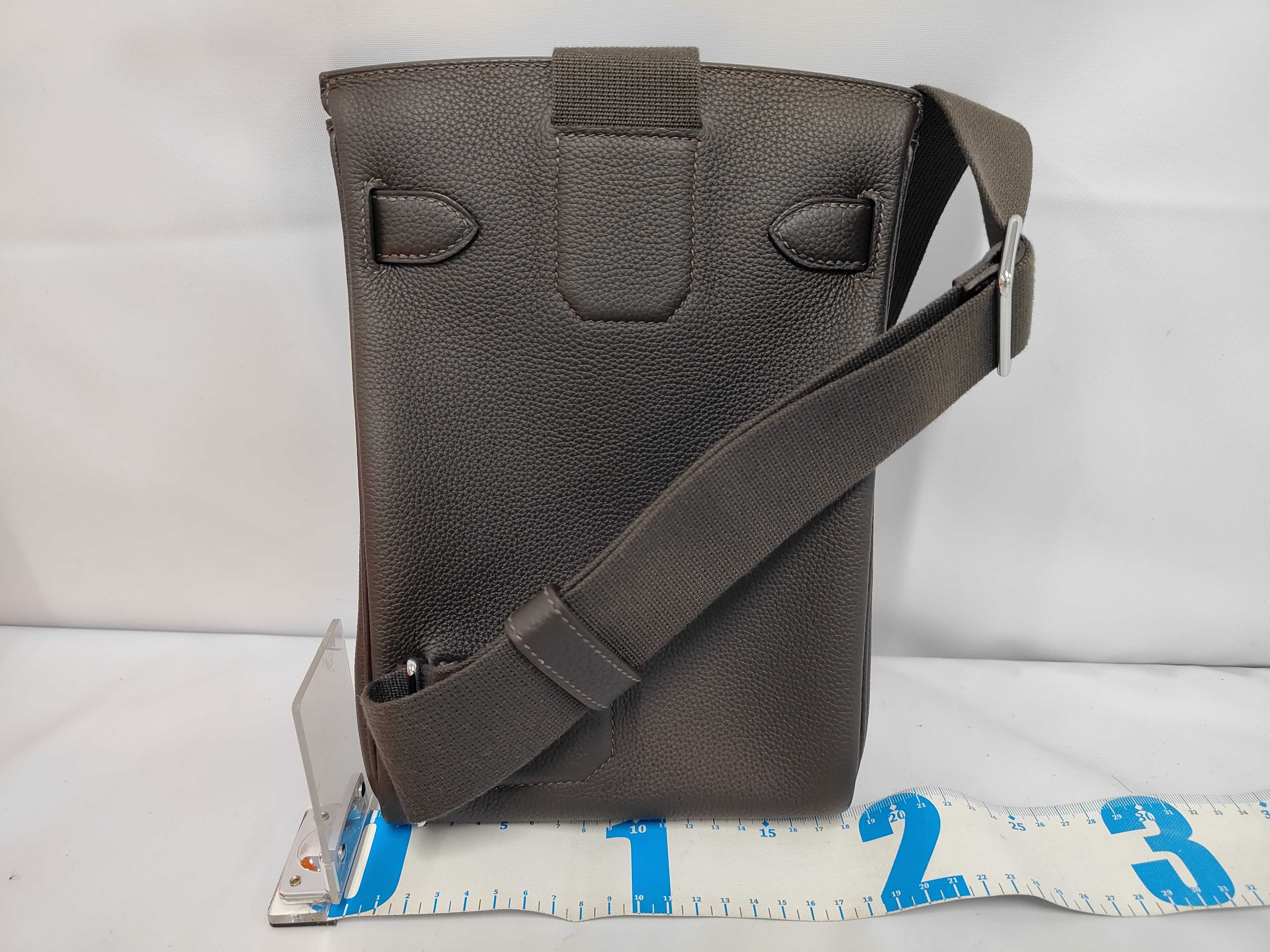 Kelly Accad PM Access Bevelle Togo Leather Silver Hardware G Stamp Shoulder Bag — view 2