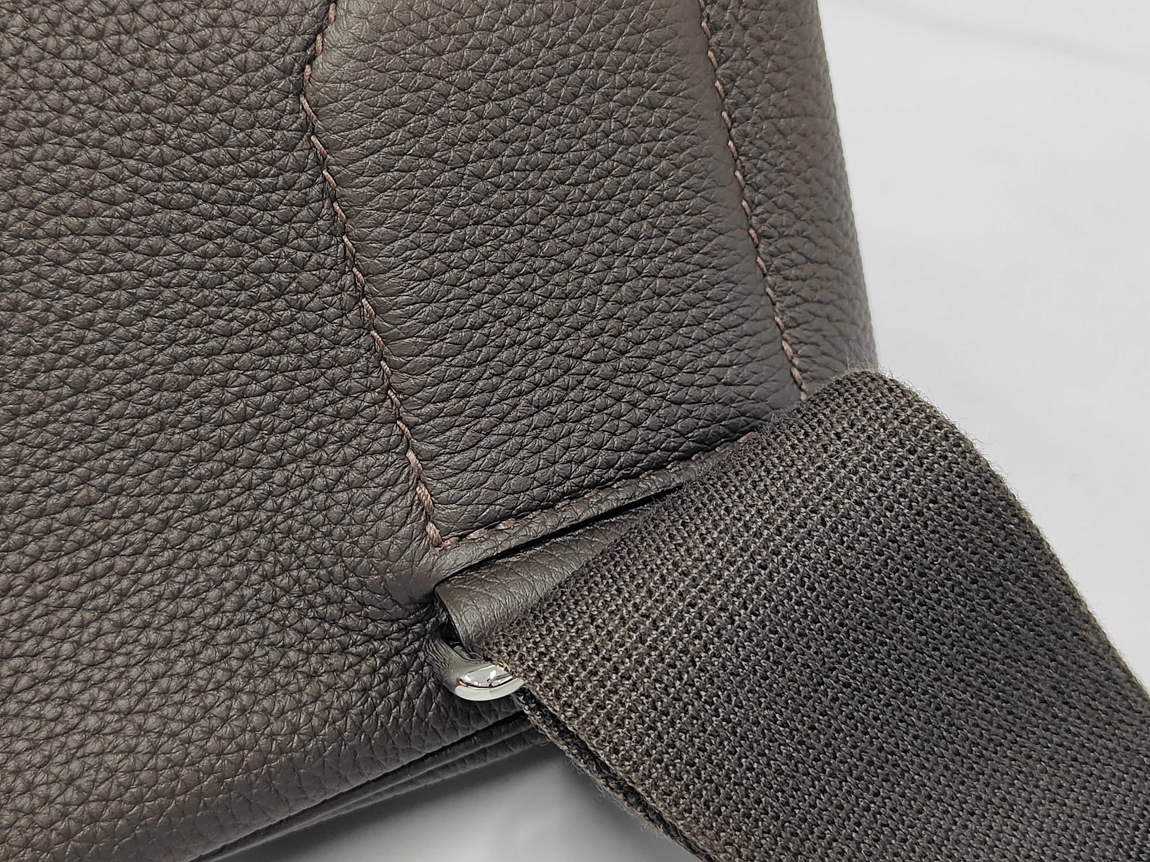 Kelly Accad PM Access Bevelle Togo Leather Silver Hardware G Stamp Shoulder Bag — view 7