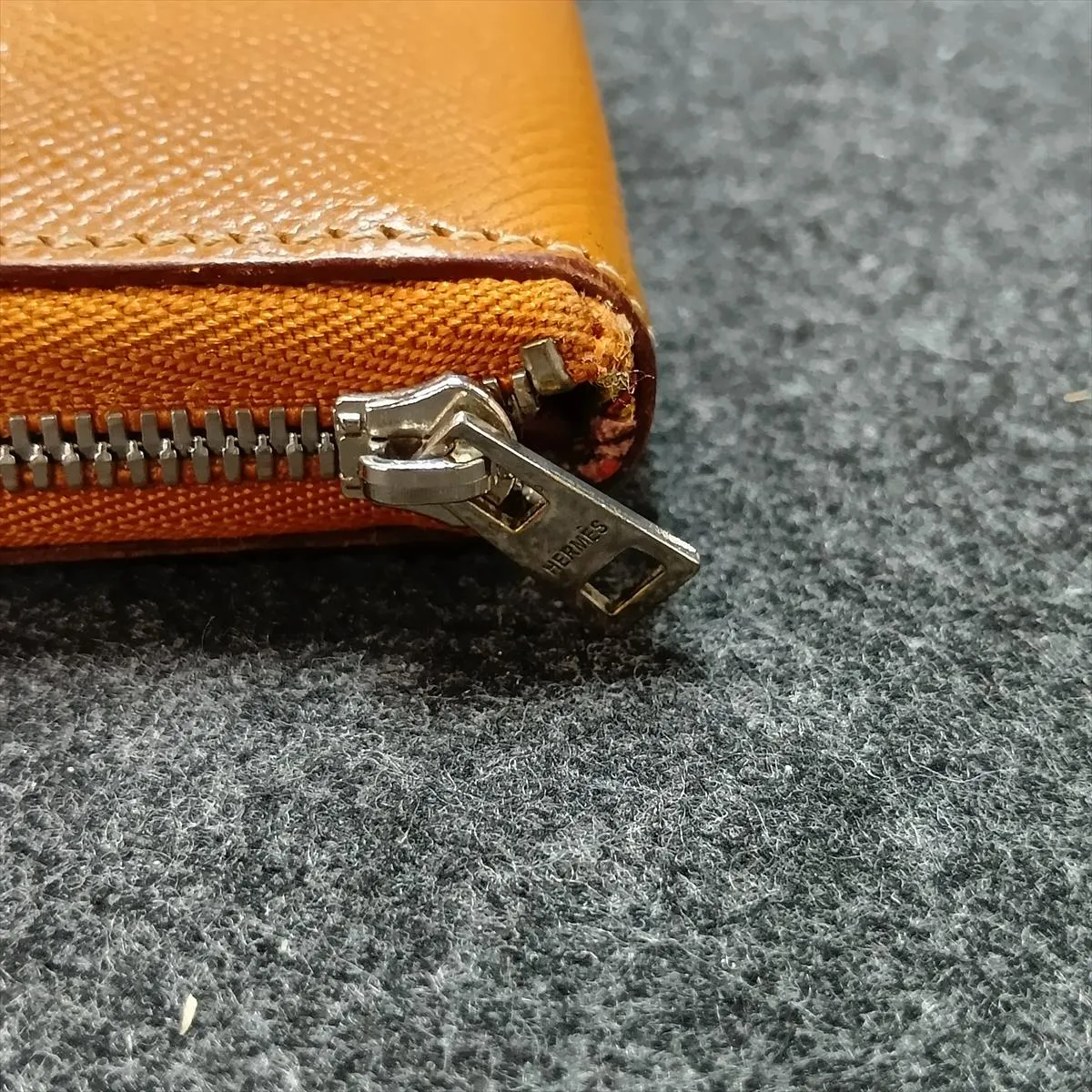 Azap Long Silk In, Veau Epsom, Round Zip Wallet, Gold, Silver Hardware, X: 2016, Handle Missing — view 13