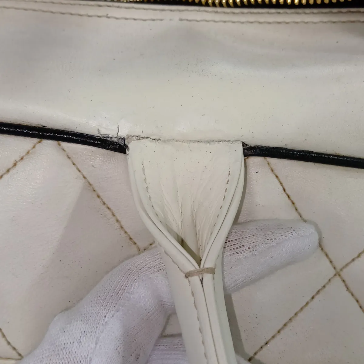 Matelassé Lambskin Boston Bag, Logo, White, Gold Hardware, Sticker Peeling — view 13