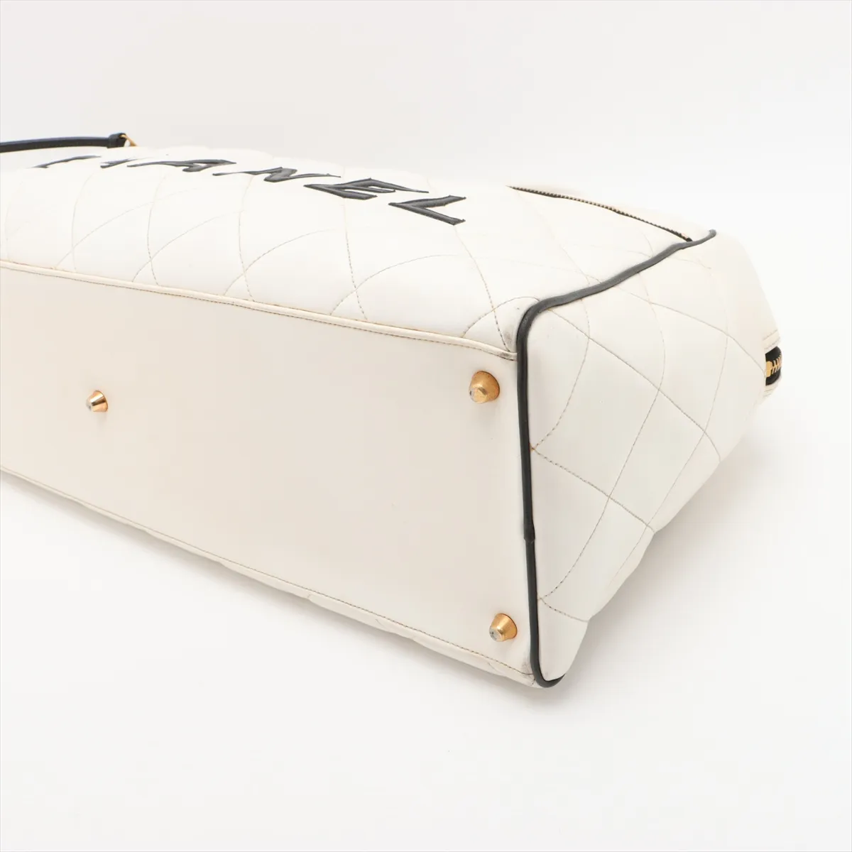 Matelassé Lambskin Boston Bag, Logo, White, Gold Hardware, Sticker Peeling — view 3