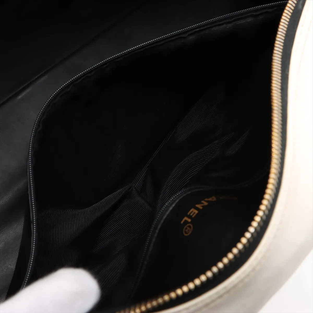 Matelassé Lambskin Boston Bag, Logo, White, Gold Hardware, Sticker Peeling — view 8