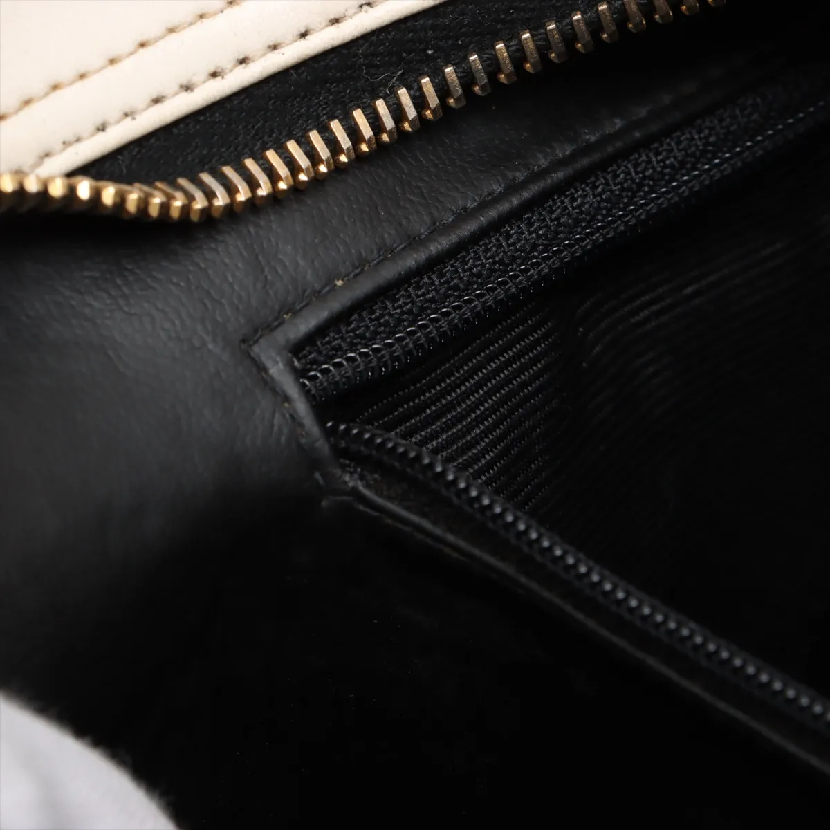 Matelassé Lambskin Boston Bag, Logo, White, Gold Hardware, Sticker Peeling — view 10