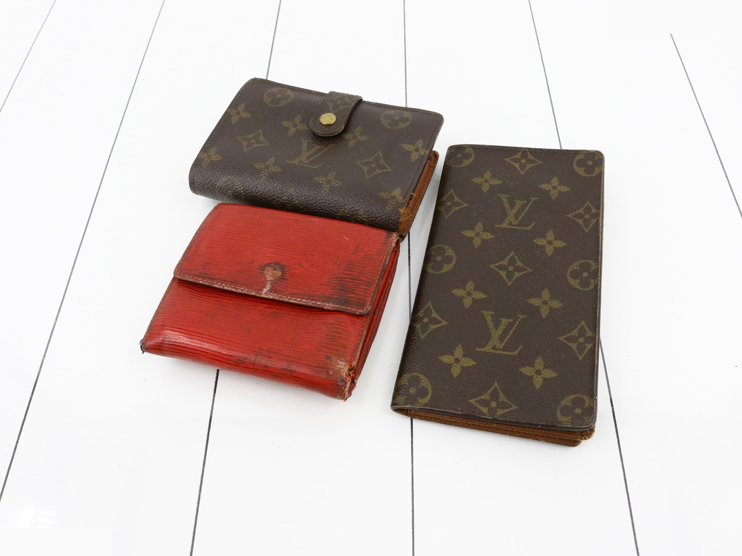 Five wallets in one set — view 2