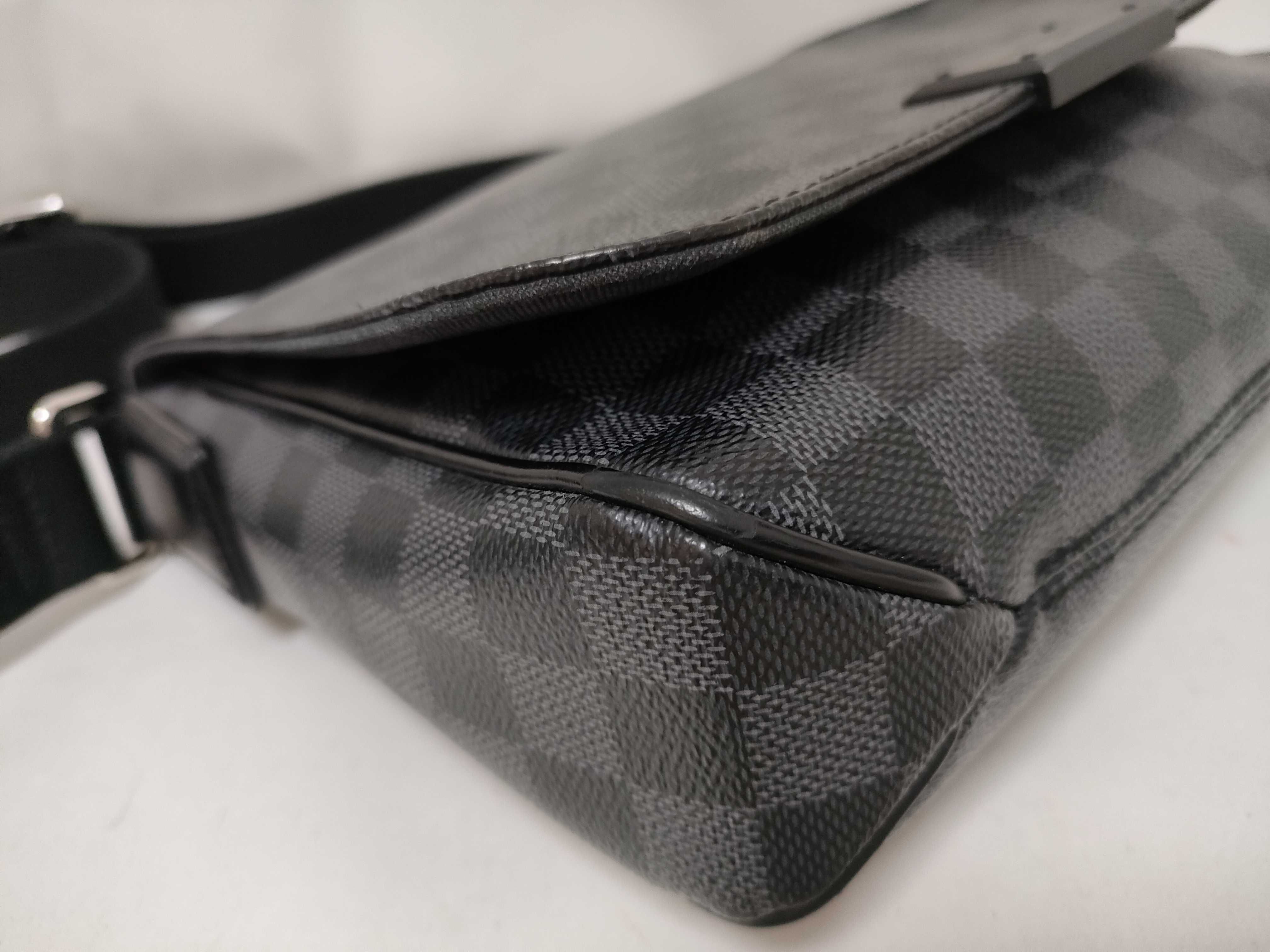 Damier Graphite N41260 Damier Graphite District PM Shoulder Bag — view 6