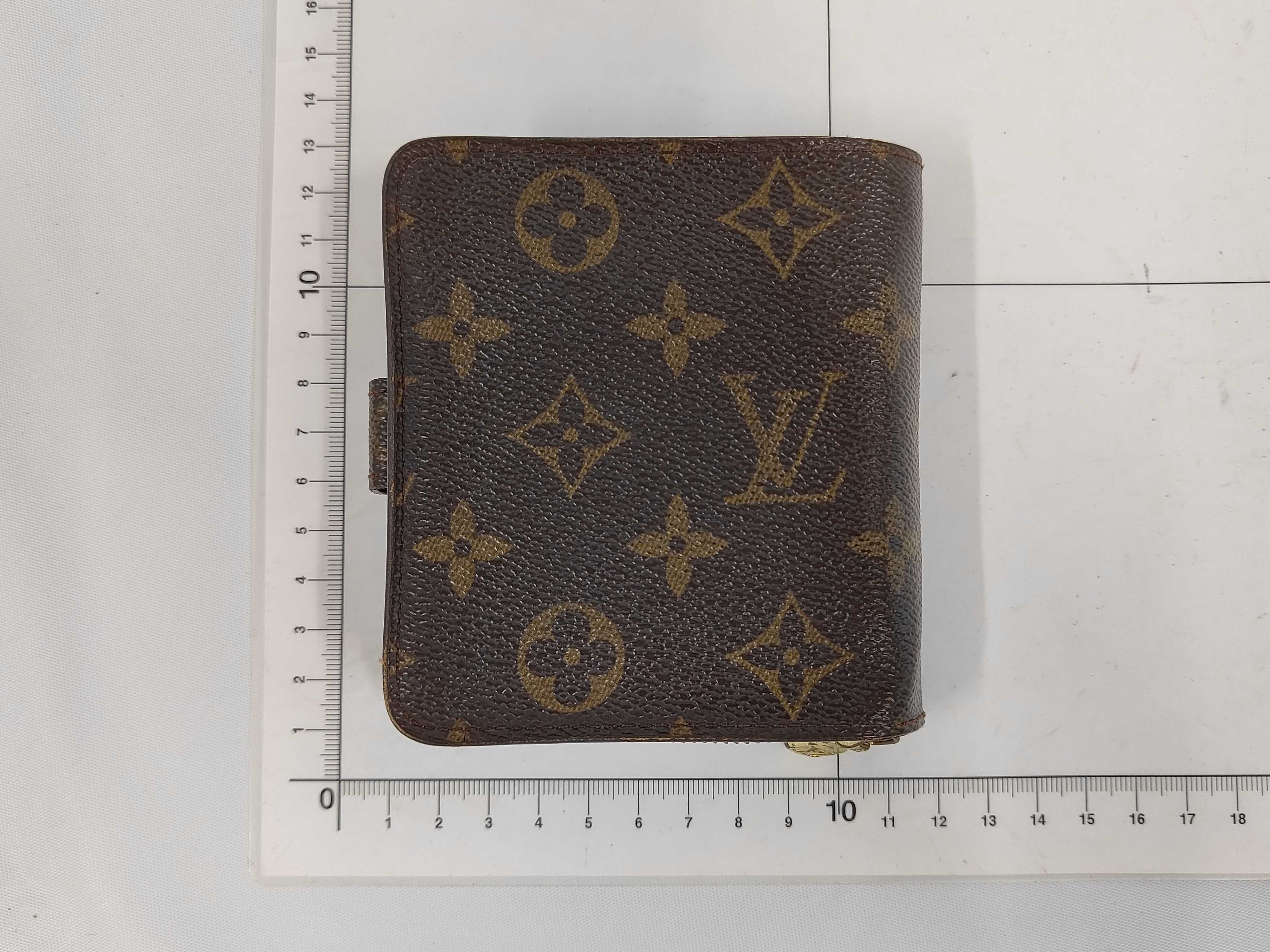 Monogram Compact Zip M61667 MI0031 Folding Wallet — view 2