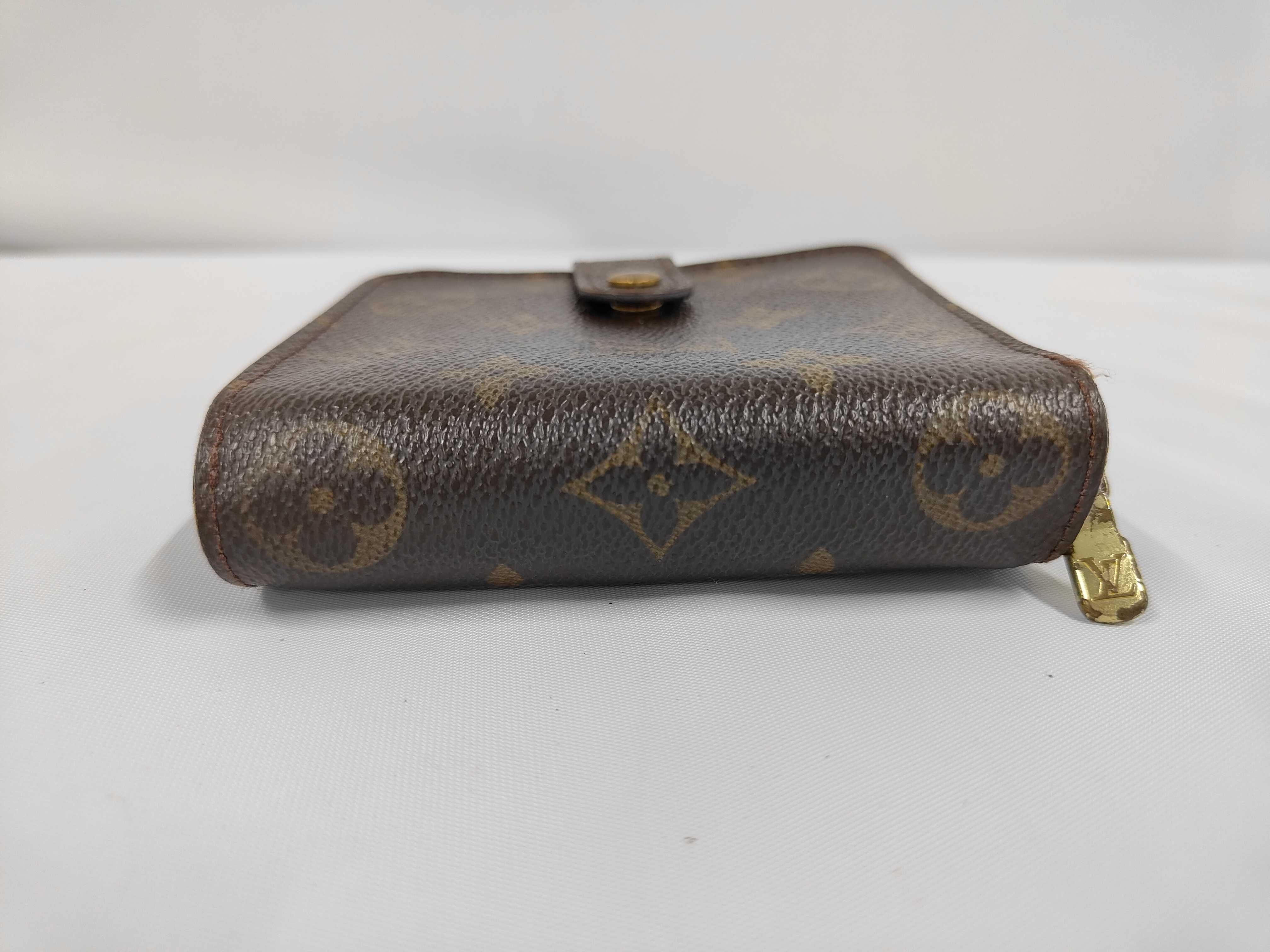 Monogram Compact Zip M61667 MI0031 Folding Wallet — view 3
