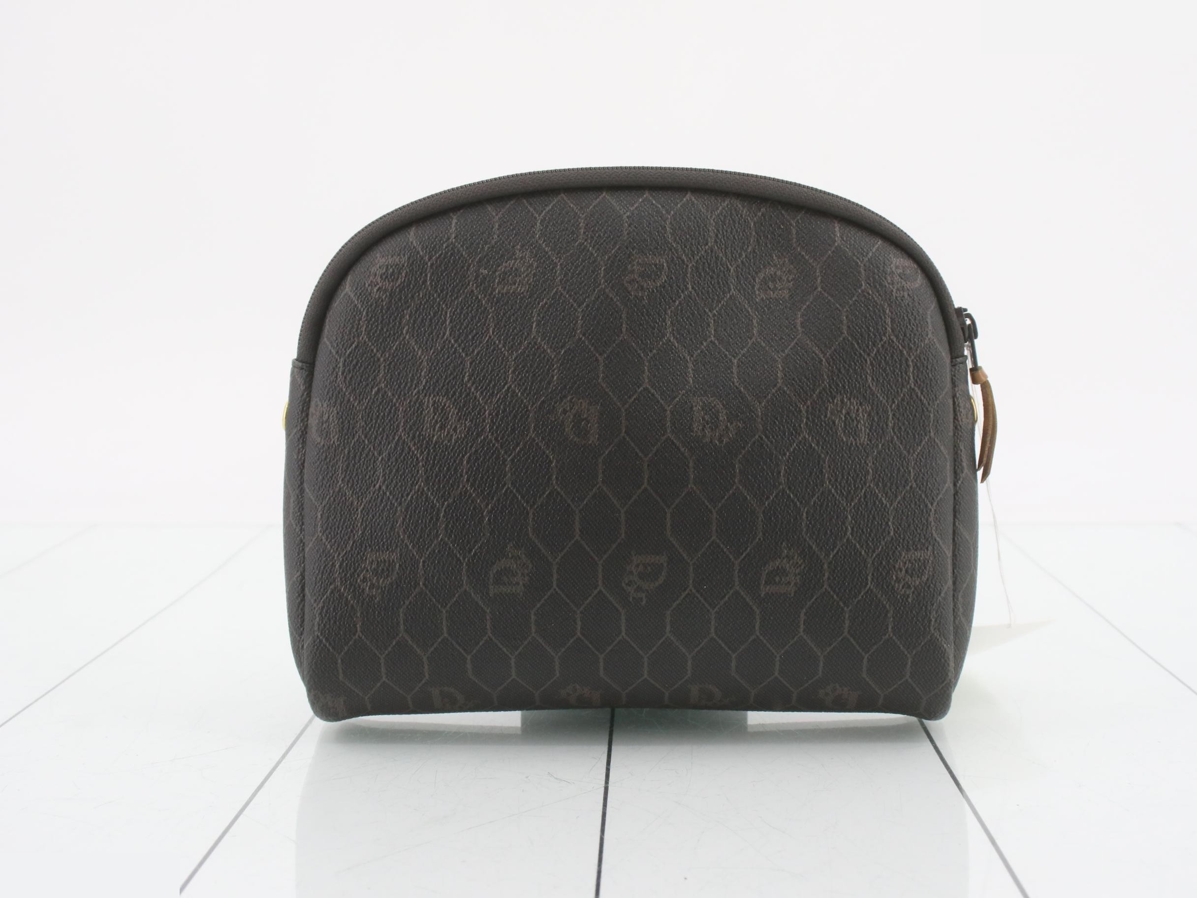 pouch — view 2