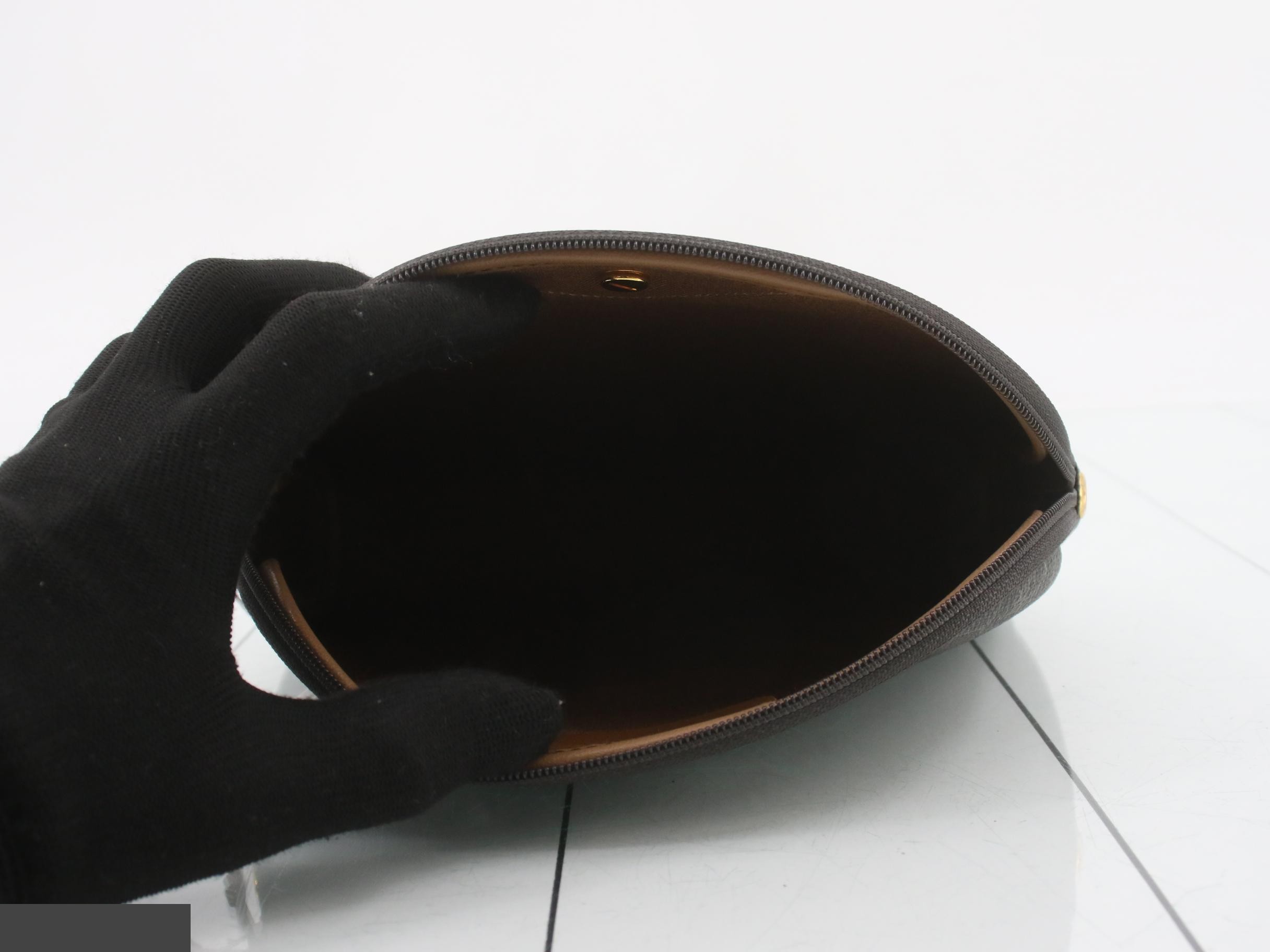 pouch — view 4