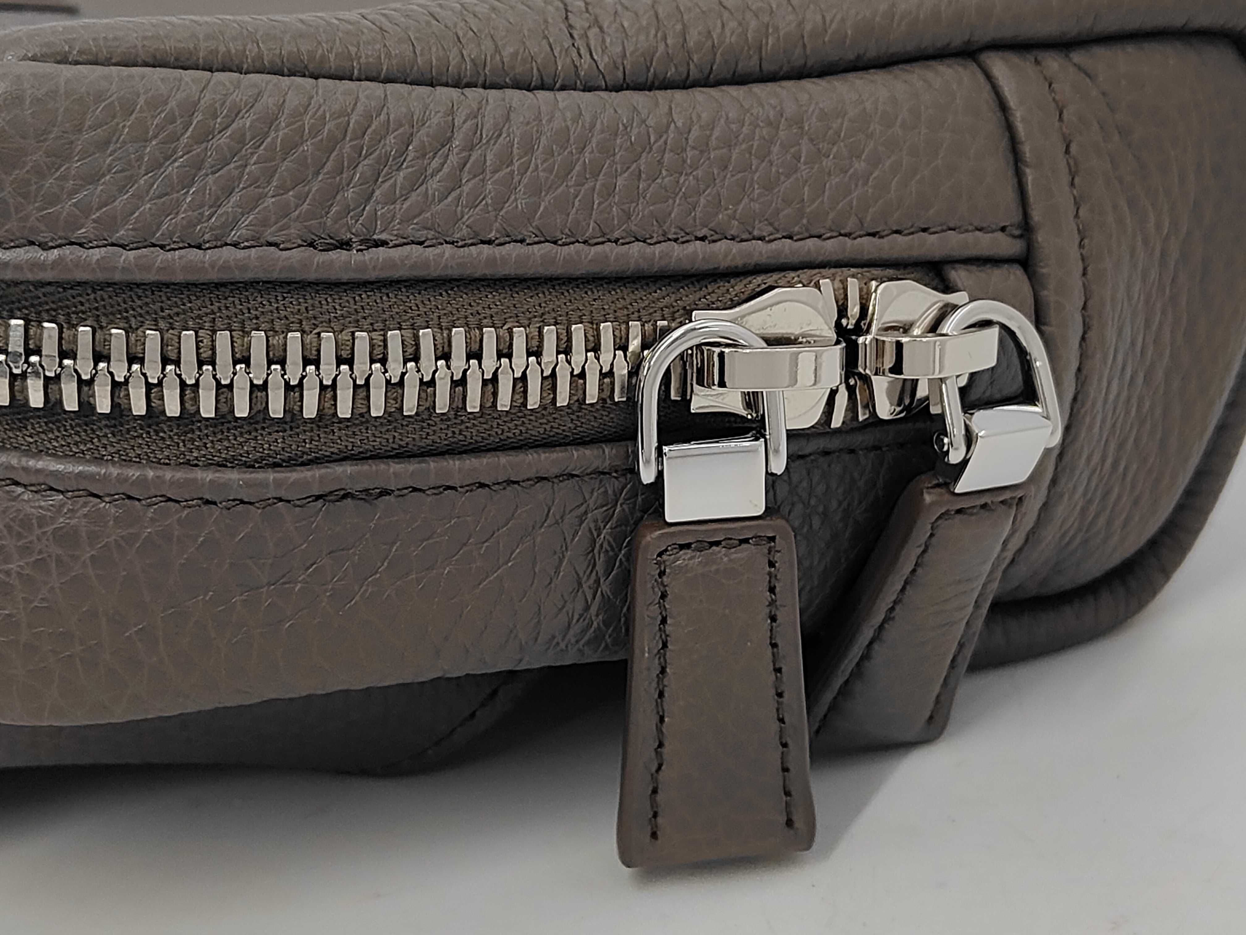 Triangle Logo Shoulder Bag RFID VH184 Beige Shoulder Bag — view 10