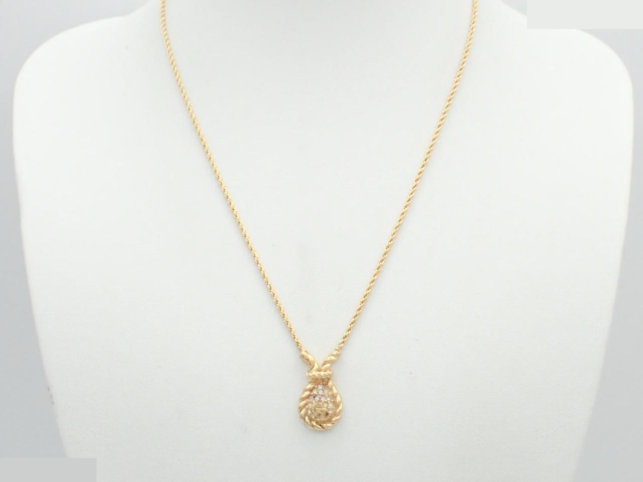 Other line: Precious metal necklaces and pendants, neck circumference approximately 46 cm. — view 3