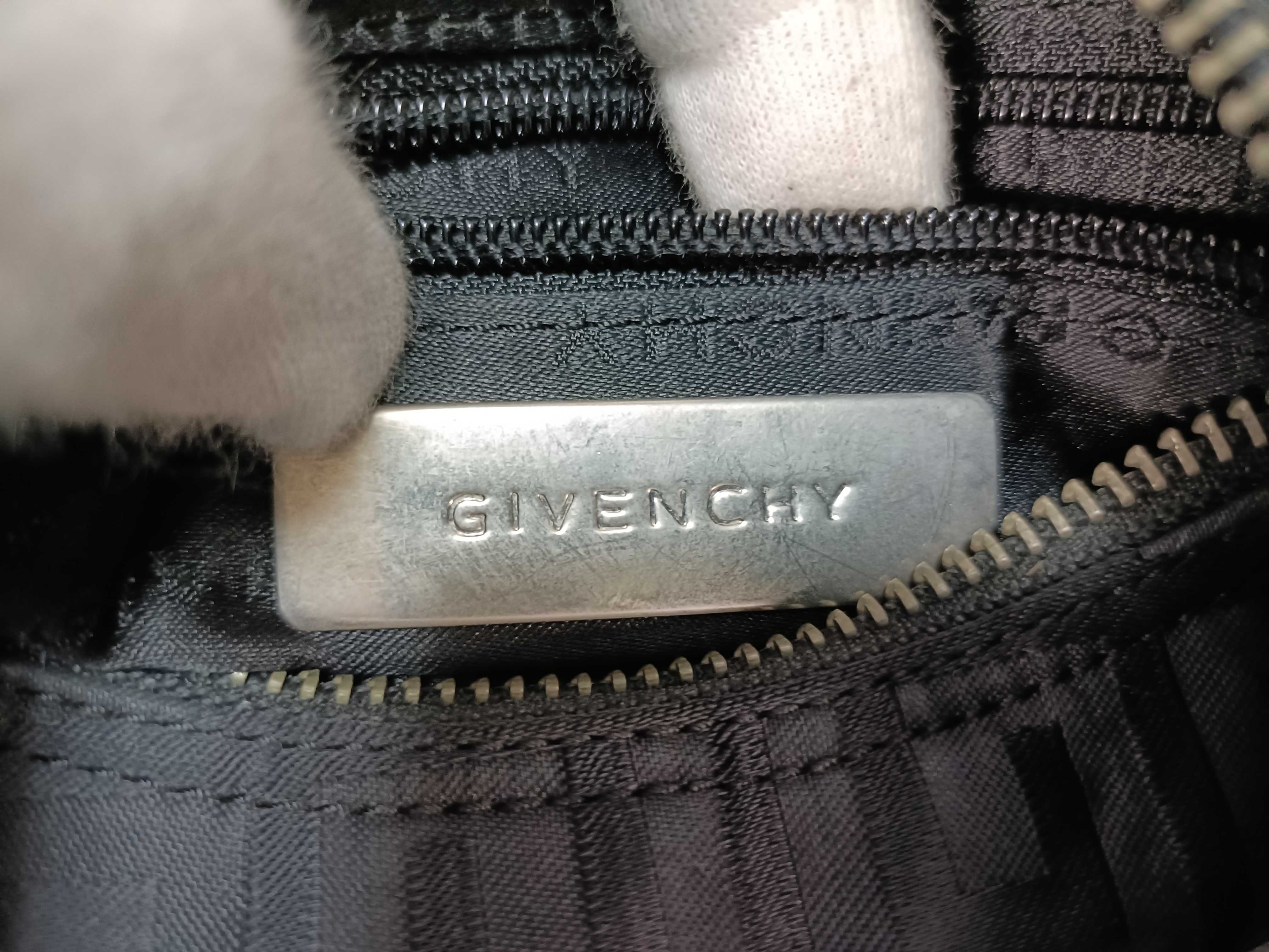 4G Logo Shoulder Bag — view 12