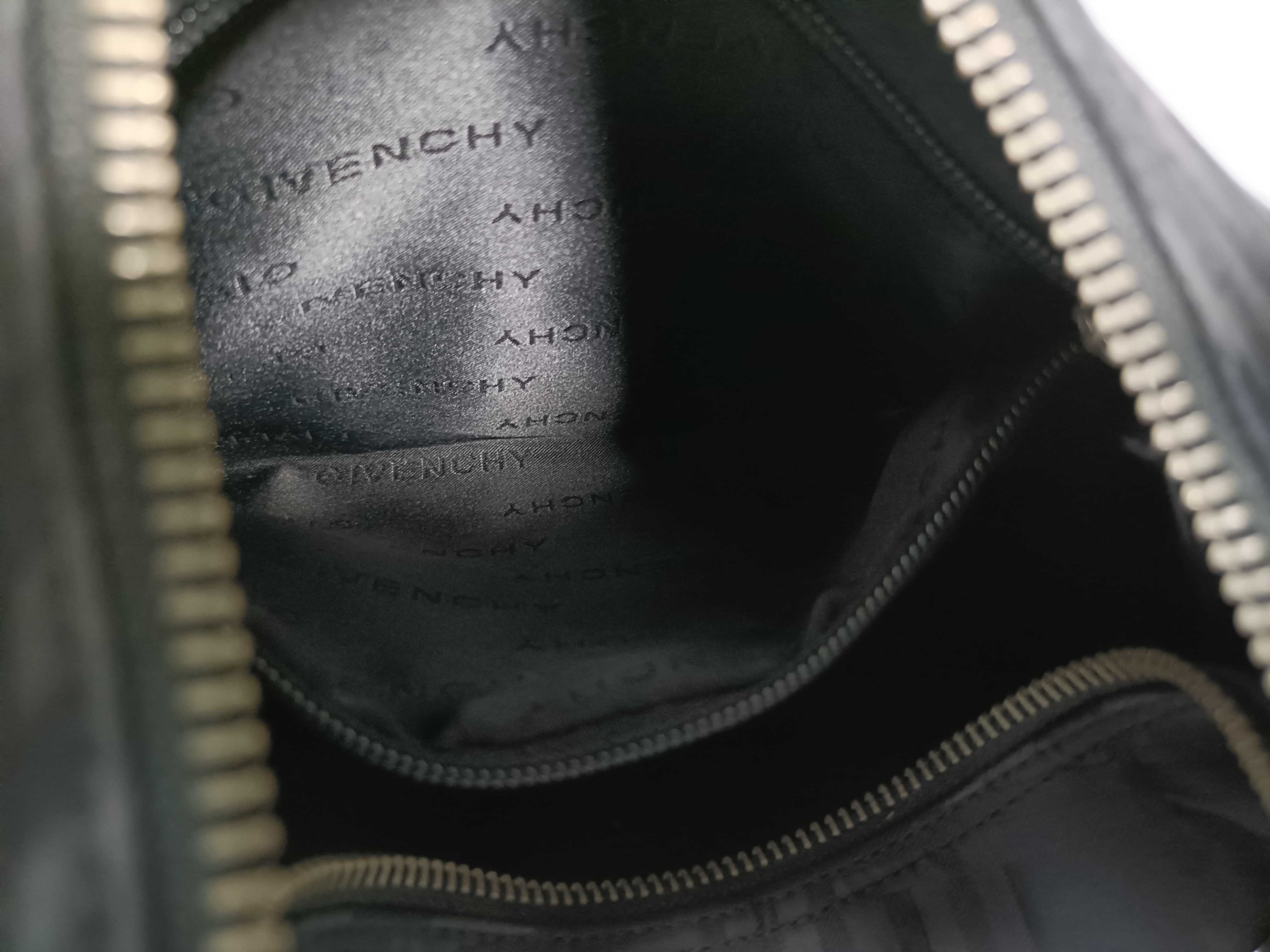 4G Logo Shoulder Bag — view 13