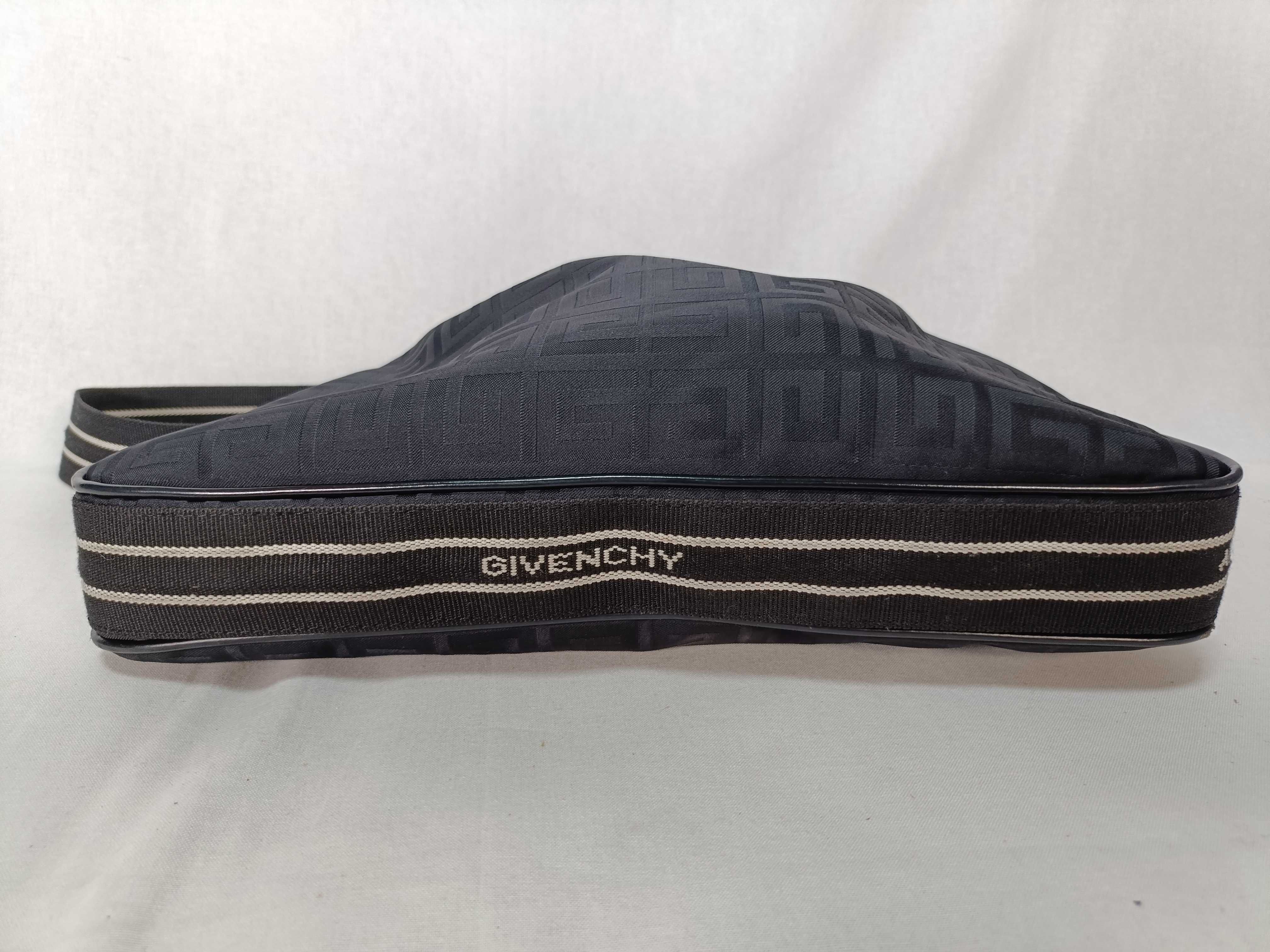 4G Logo Shoulder Bag — view 5