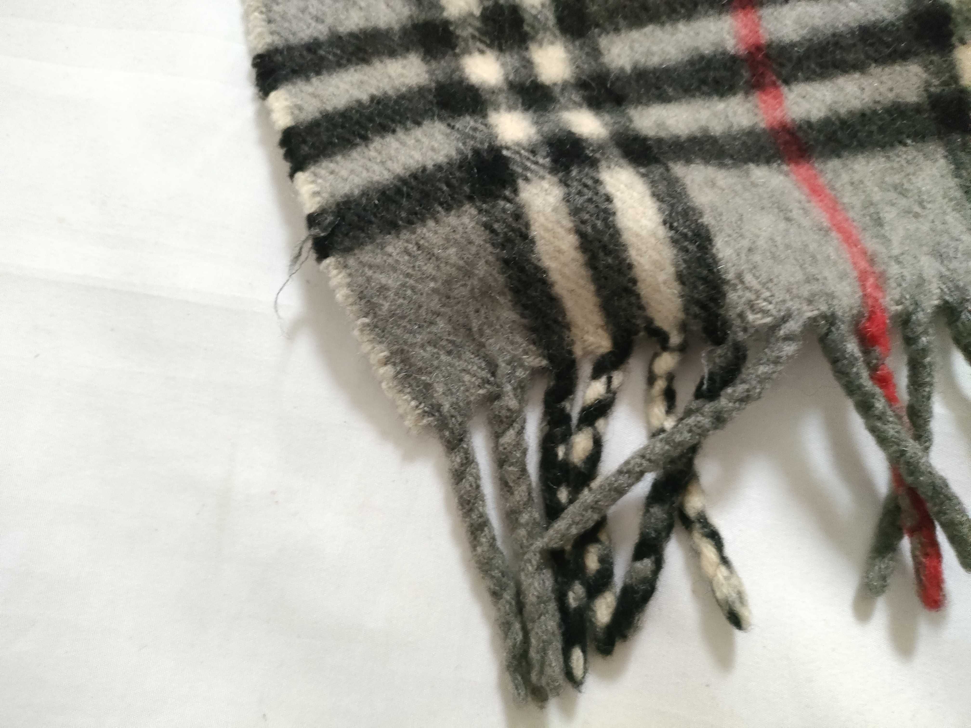 100% Cashmere Scarf, Nova Check Pattern, and other accessories. — view 3