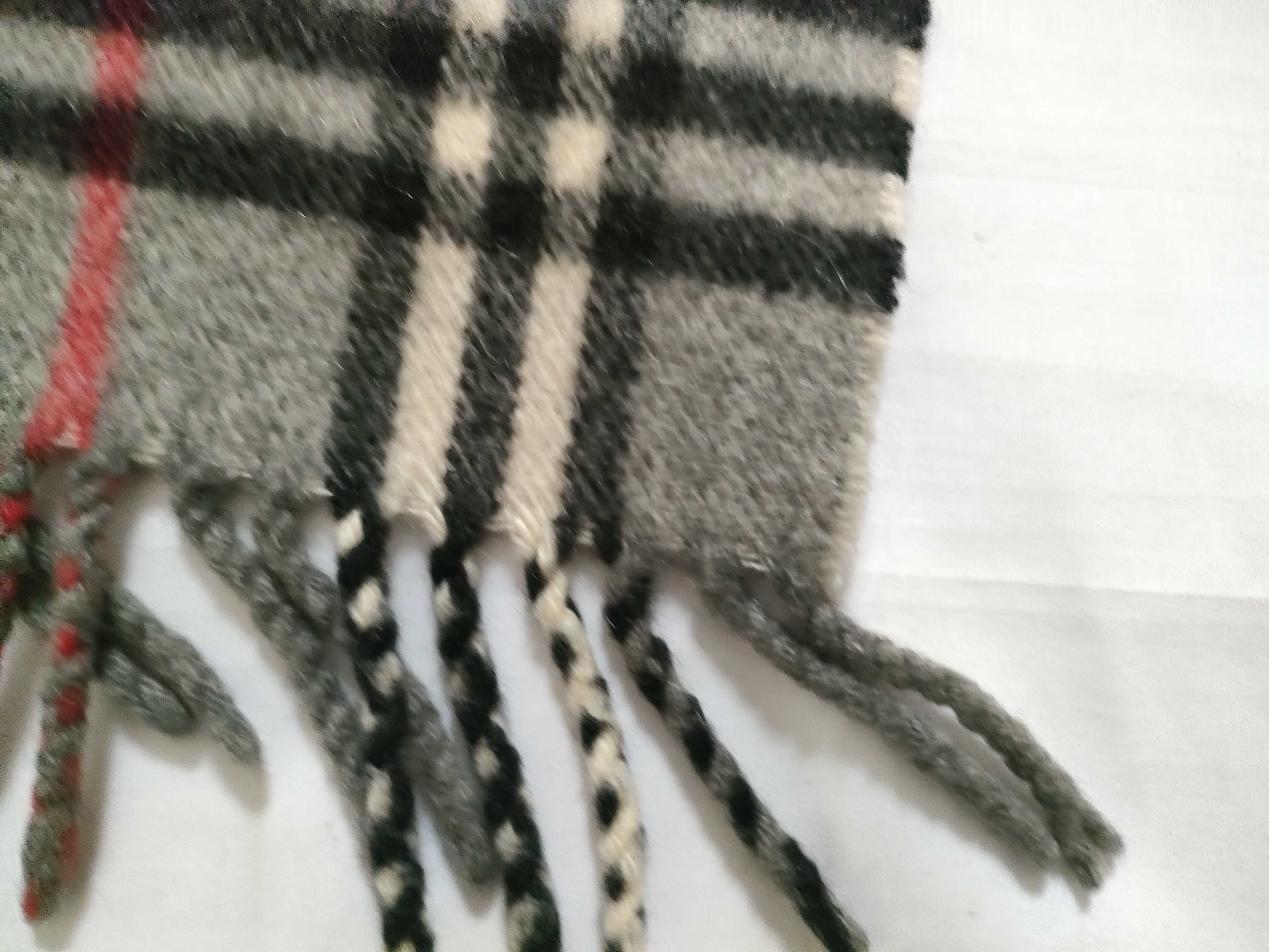 100% Cashmere Scarf, Nova Check Pattern, and other accessories. — view 4