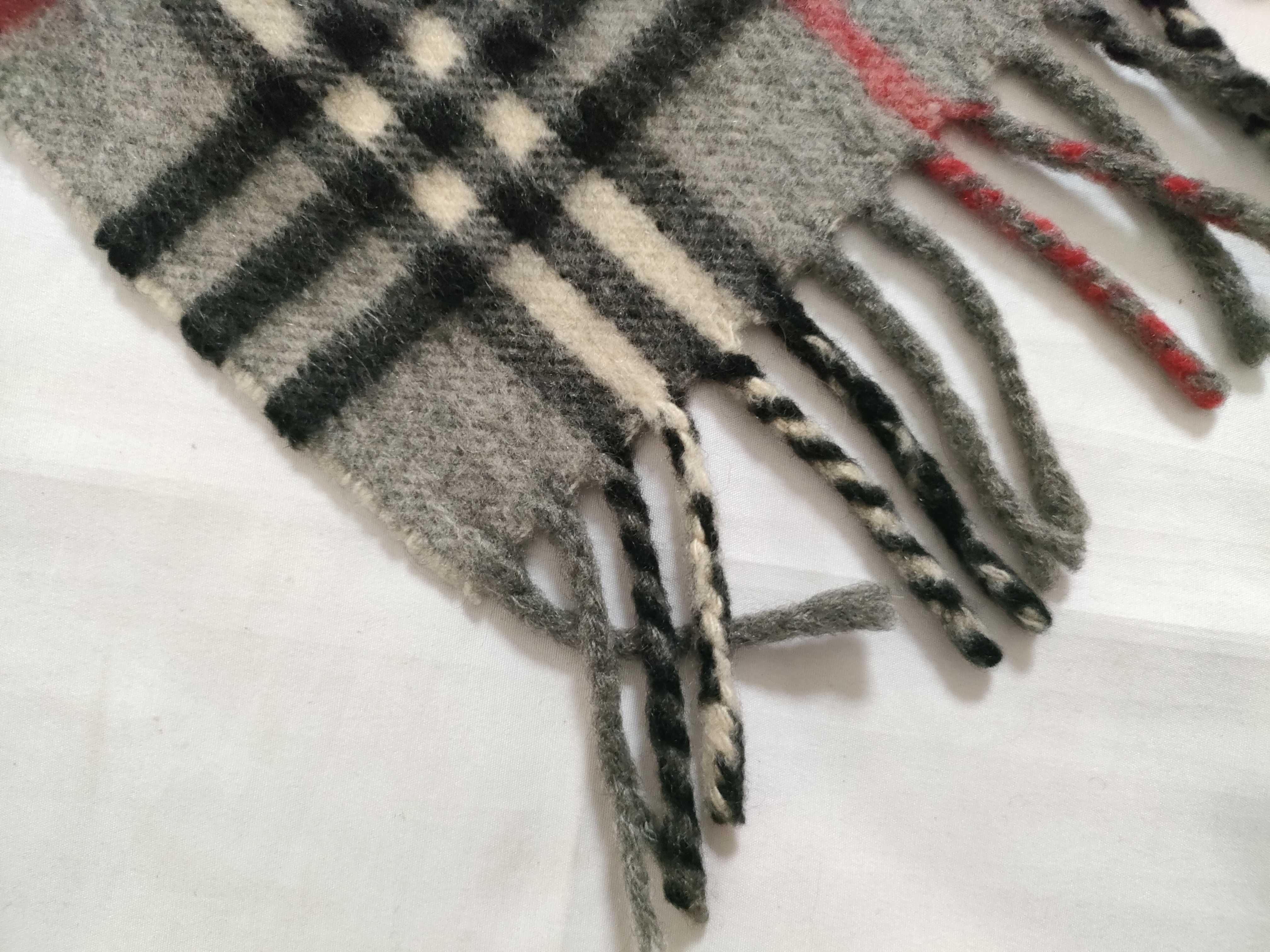 100% Cashmere Scarf, Nova Check Pattern, and other accessories. — view 5