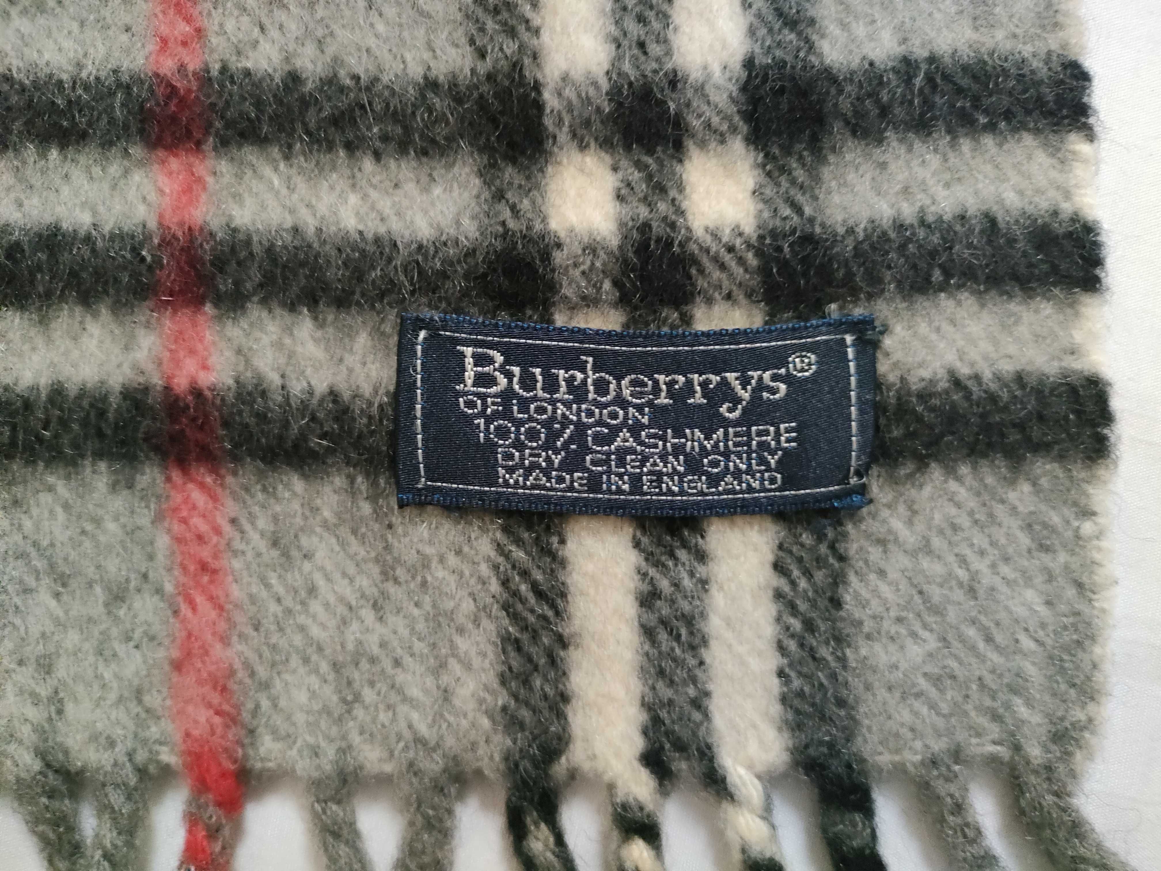 100% Cashmere Scarf, Nova Check Pattern, and other accessories. — view 6