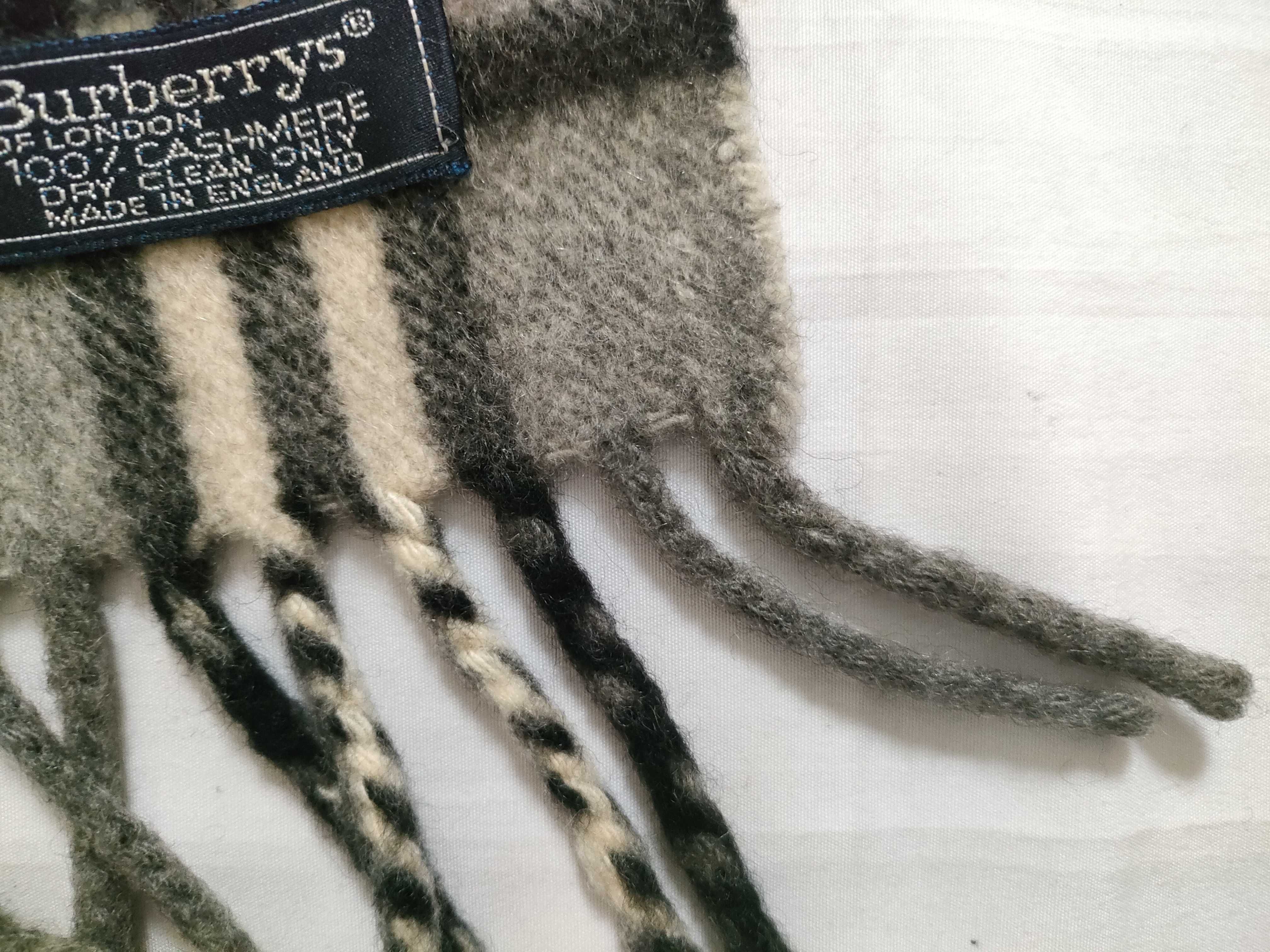 100% Cashmere Scarf, Nova Check Pattern, and other accessories. — view 7