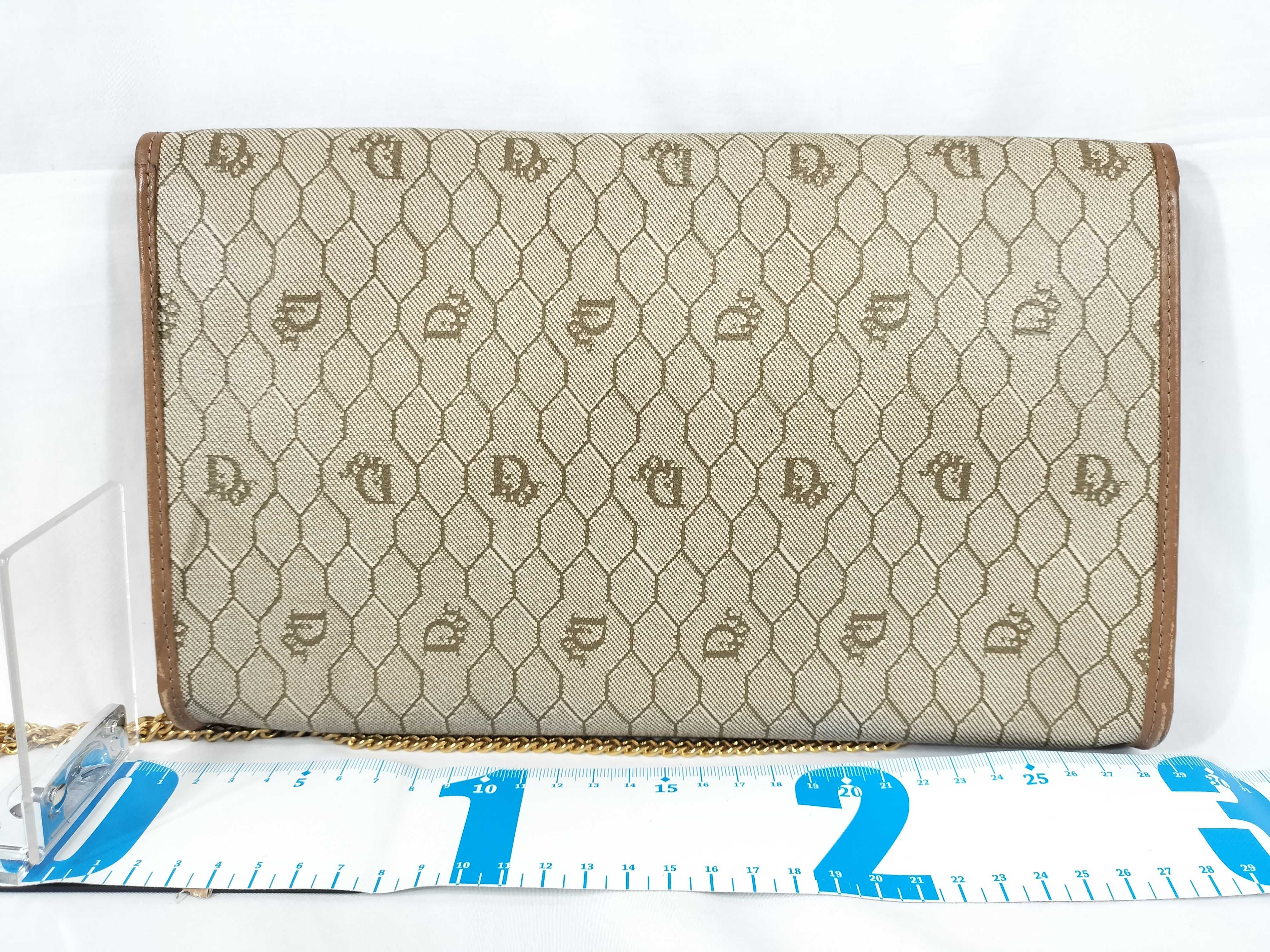 Honeycomb Chain Shoulder Clutch Bag (Shoulder Bag) — view 2