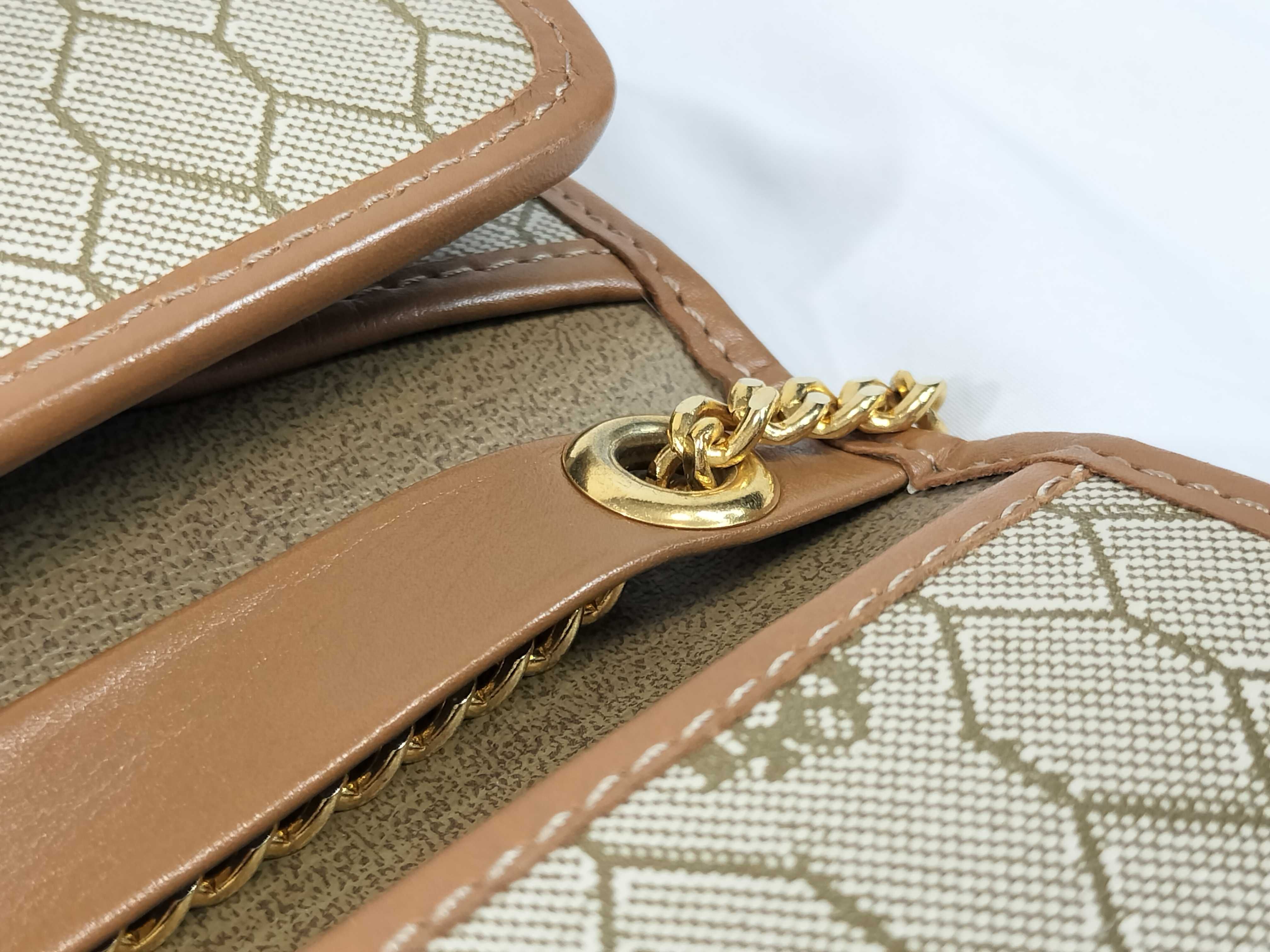 Honeycomb Chain Shoulder Clutch Bag (Shoulder Bag) — view 5