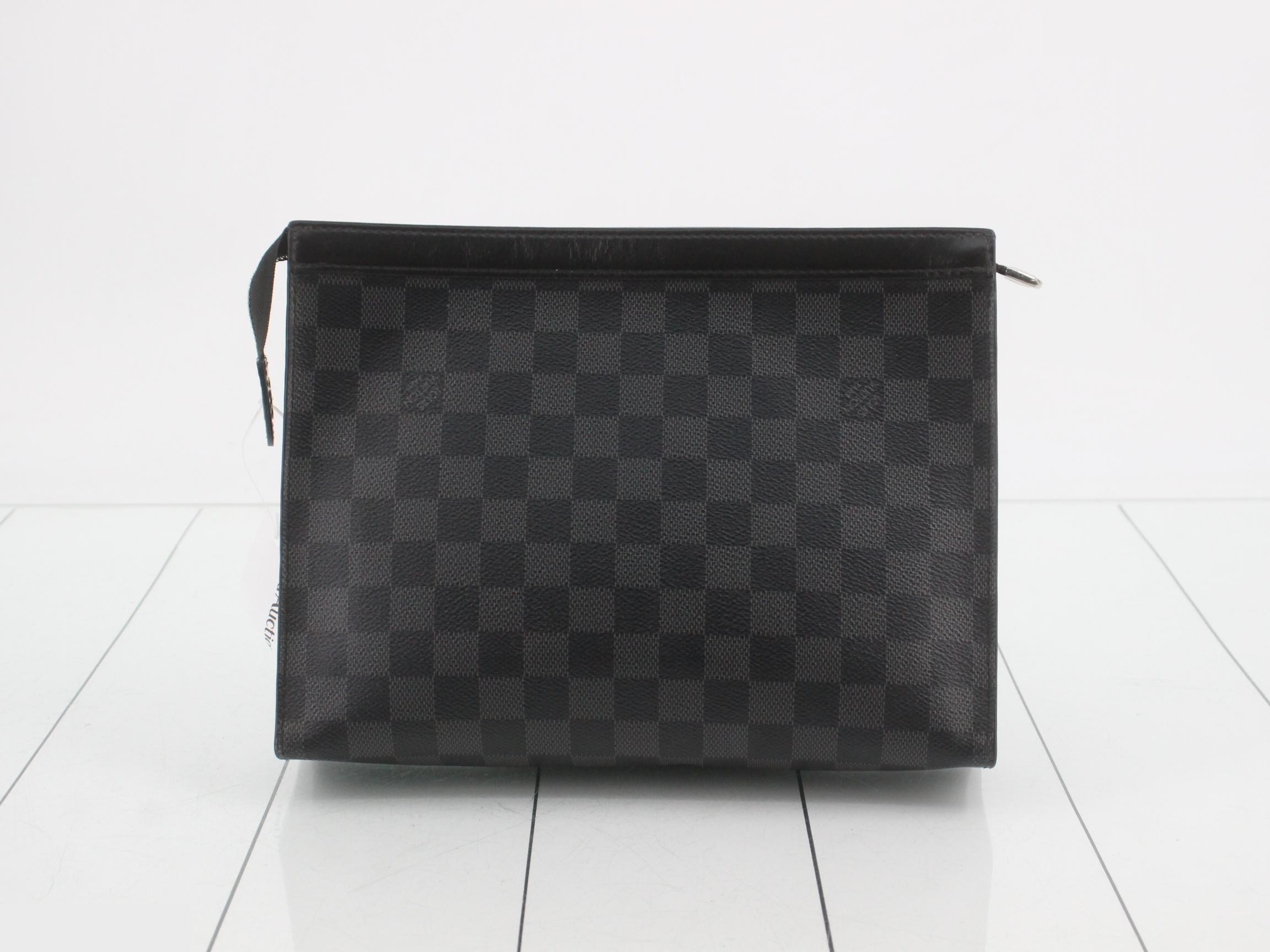 Damier Graphite Pochette Voyage MM Clutch Bag — view 2