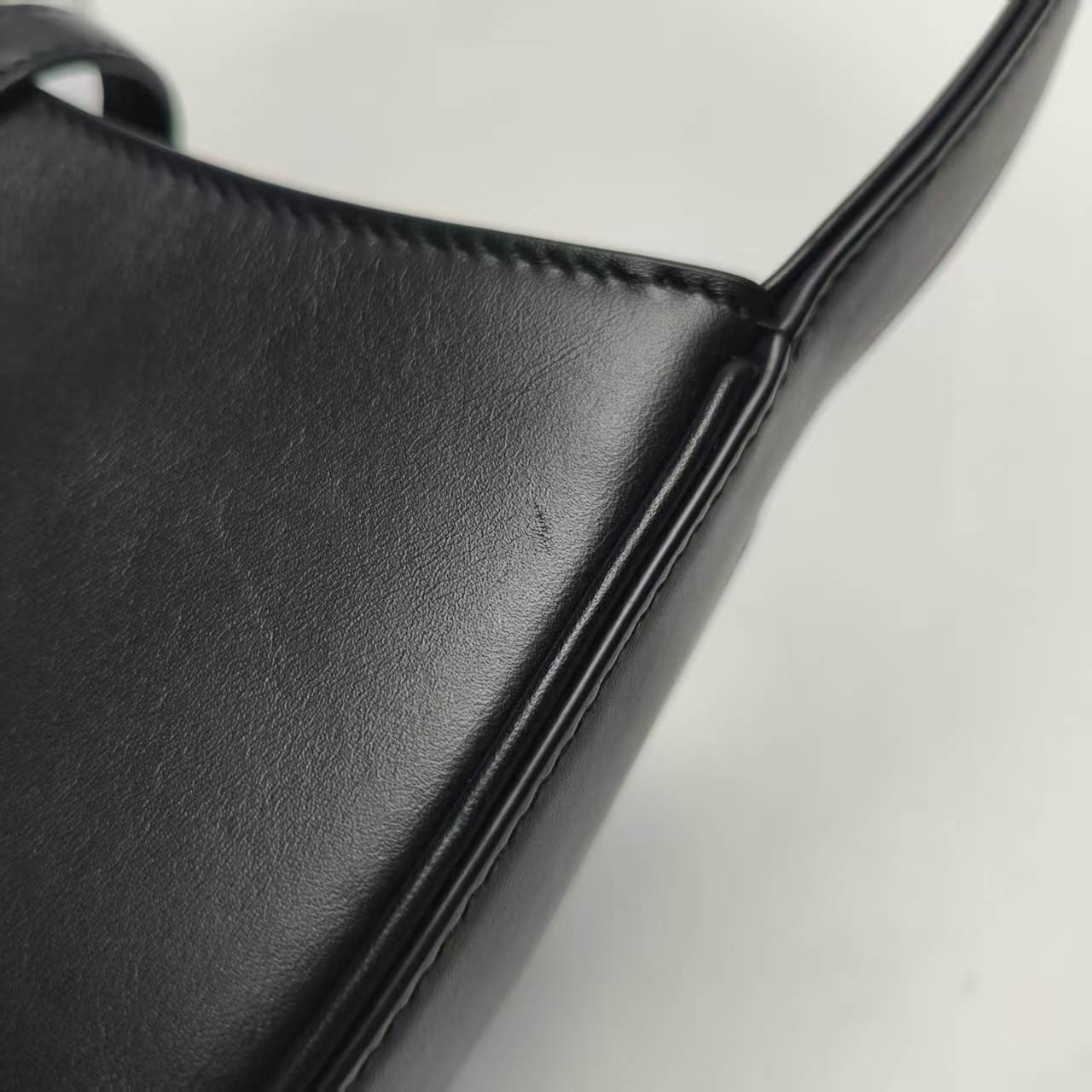 【*Shipped from: China*】SAINT LAURENT LE5A7 Leather Handbag — view 12