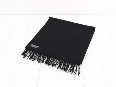 Black, horse embroidery, 100% cashmere, plain.