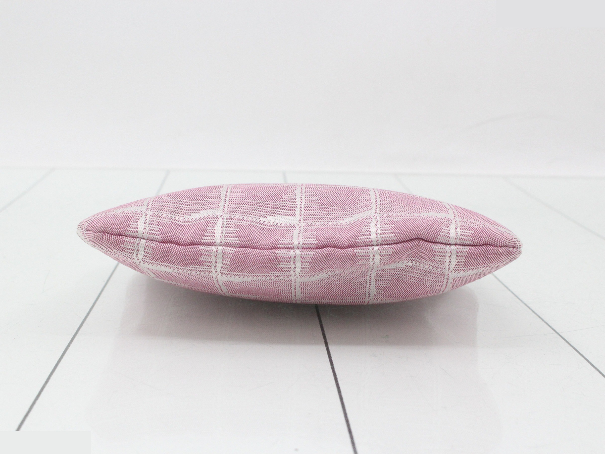 Neutra Pouch Pink — view 3
