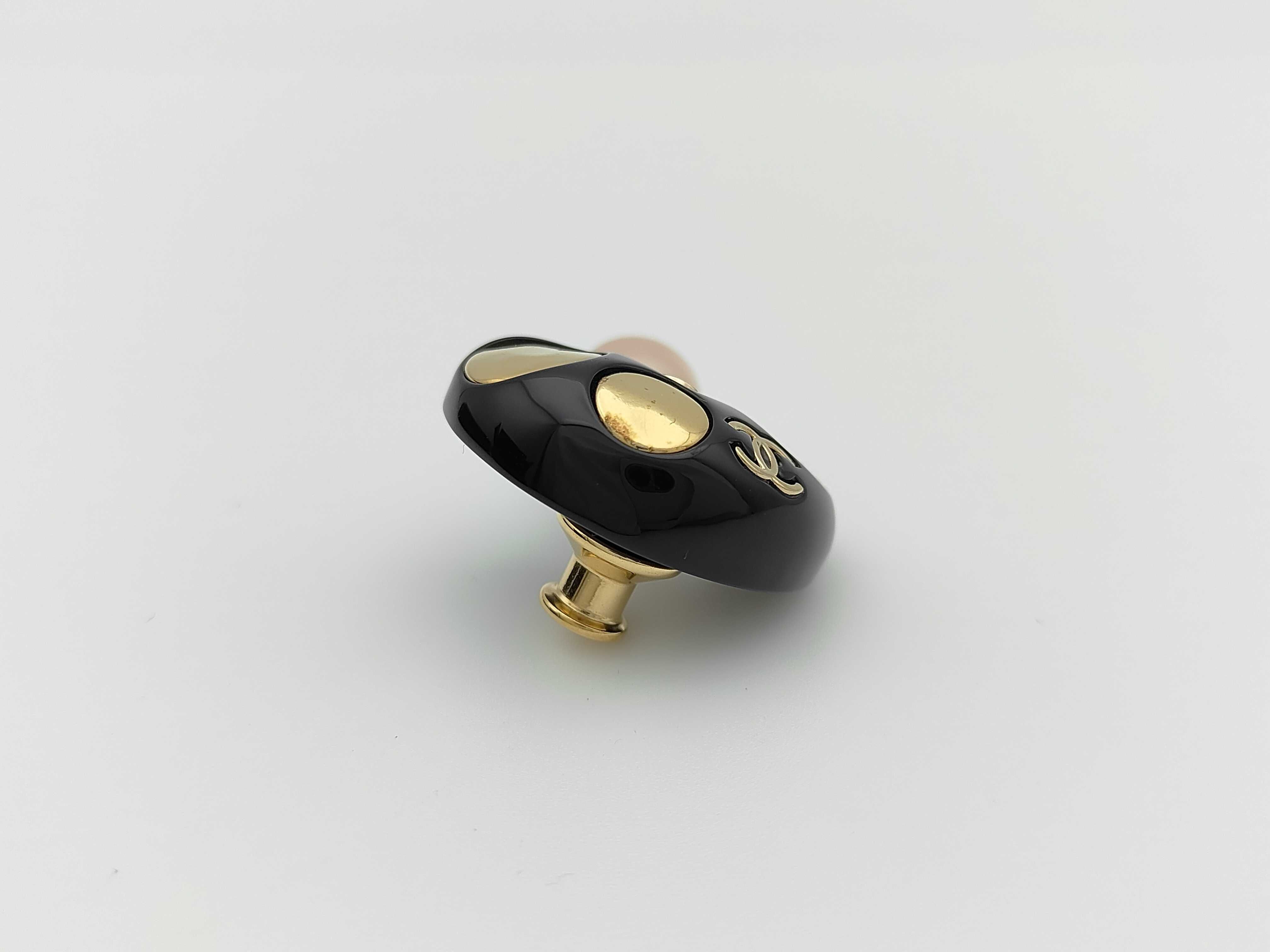 22K Mushroom Brooch — view 3