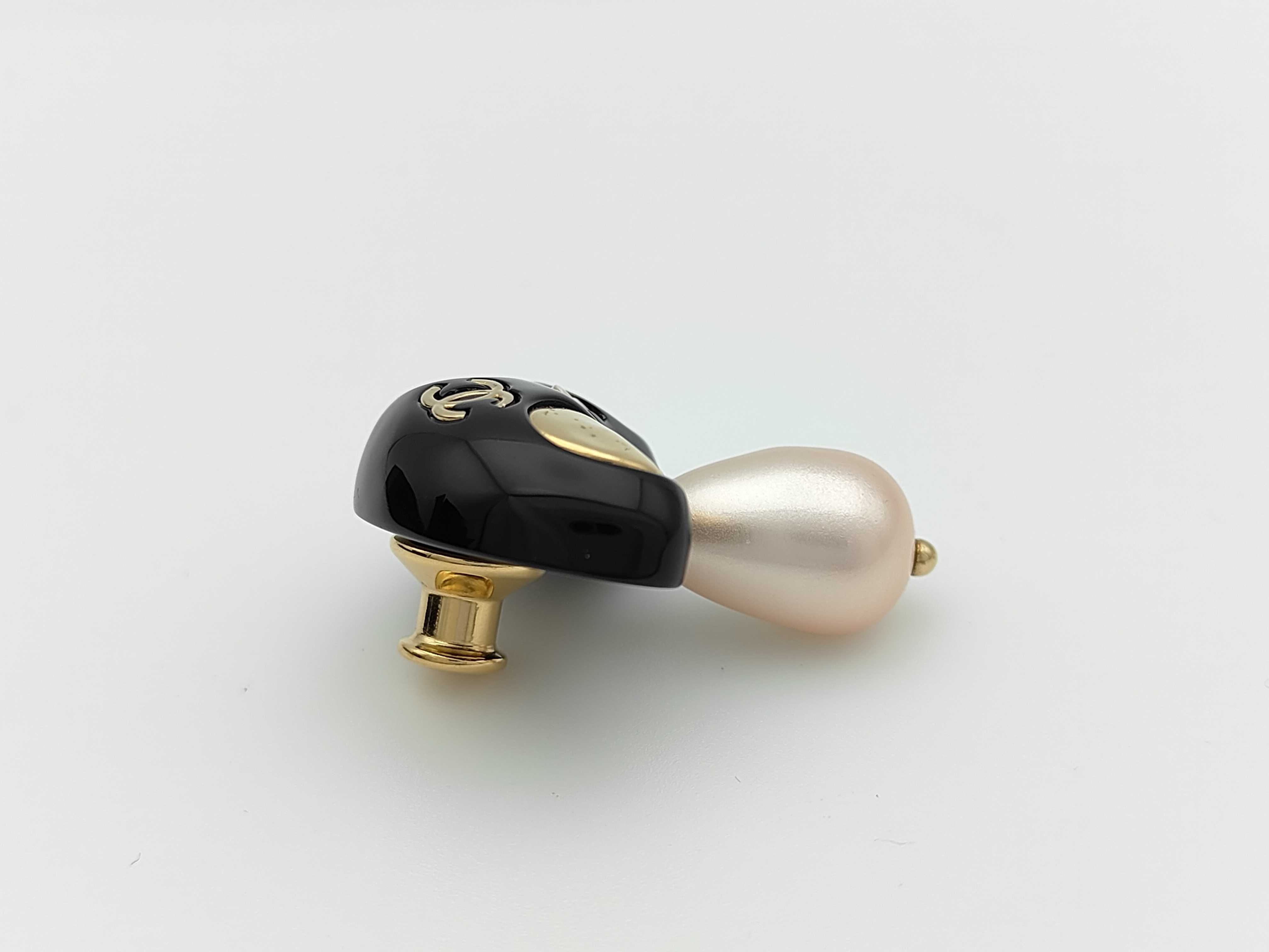 22K Mushroom Brooch — view 4