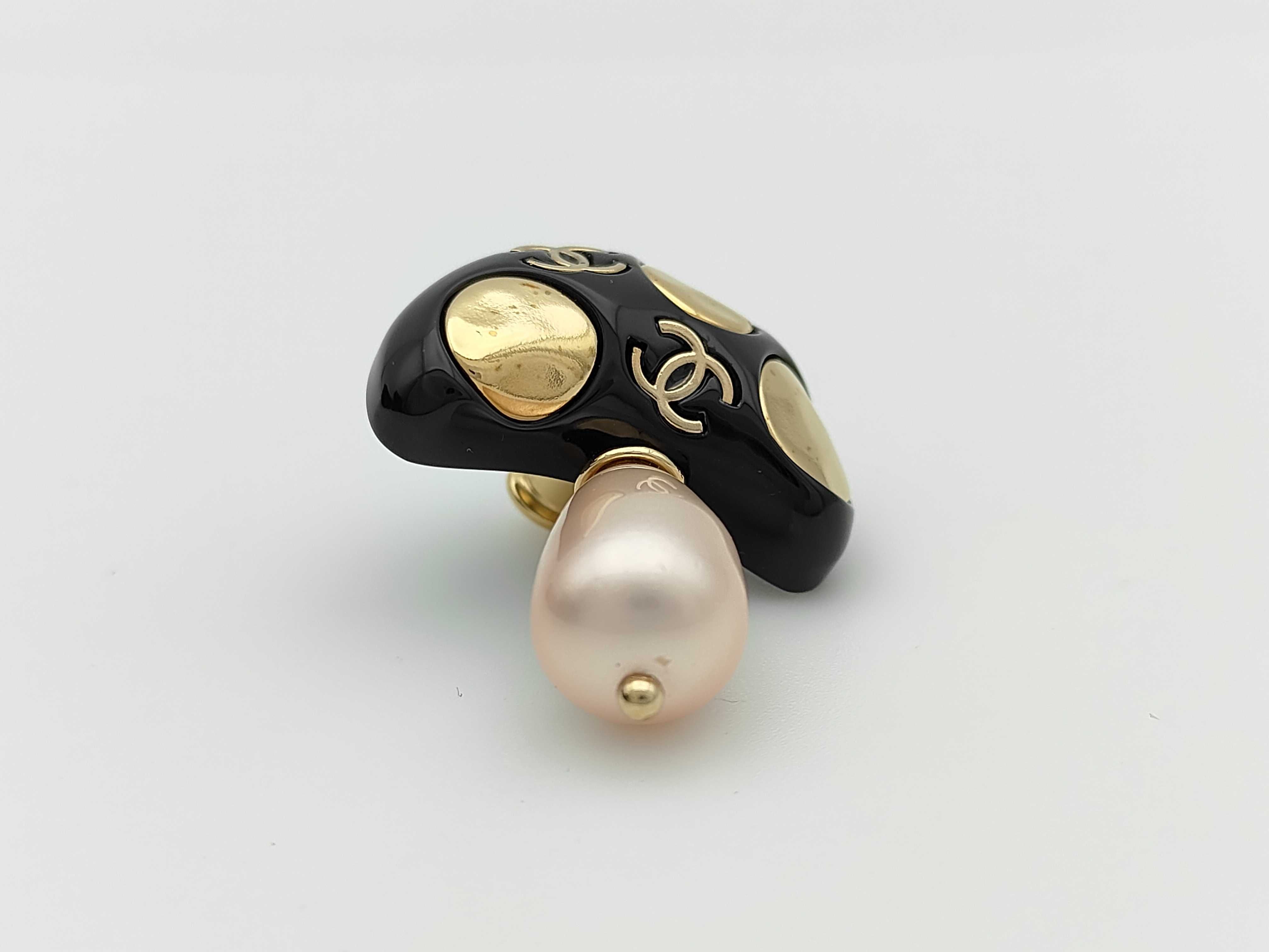 22K Mushroom Brooch — view 5
