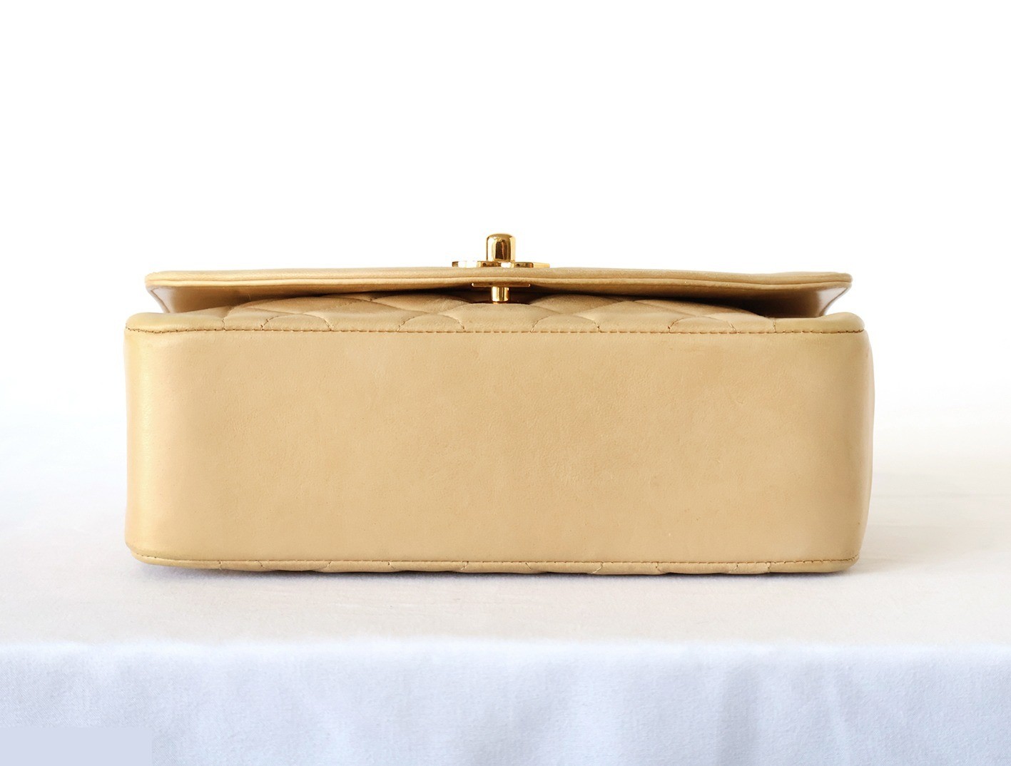 Diana 22 Lambskin Chain Shoulder Bag, Beige — view 5