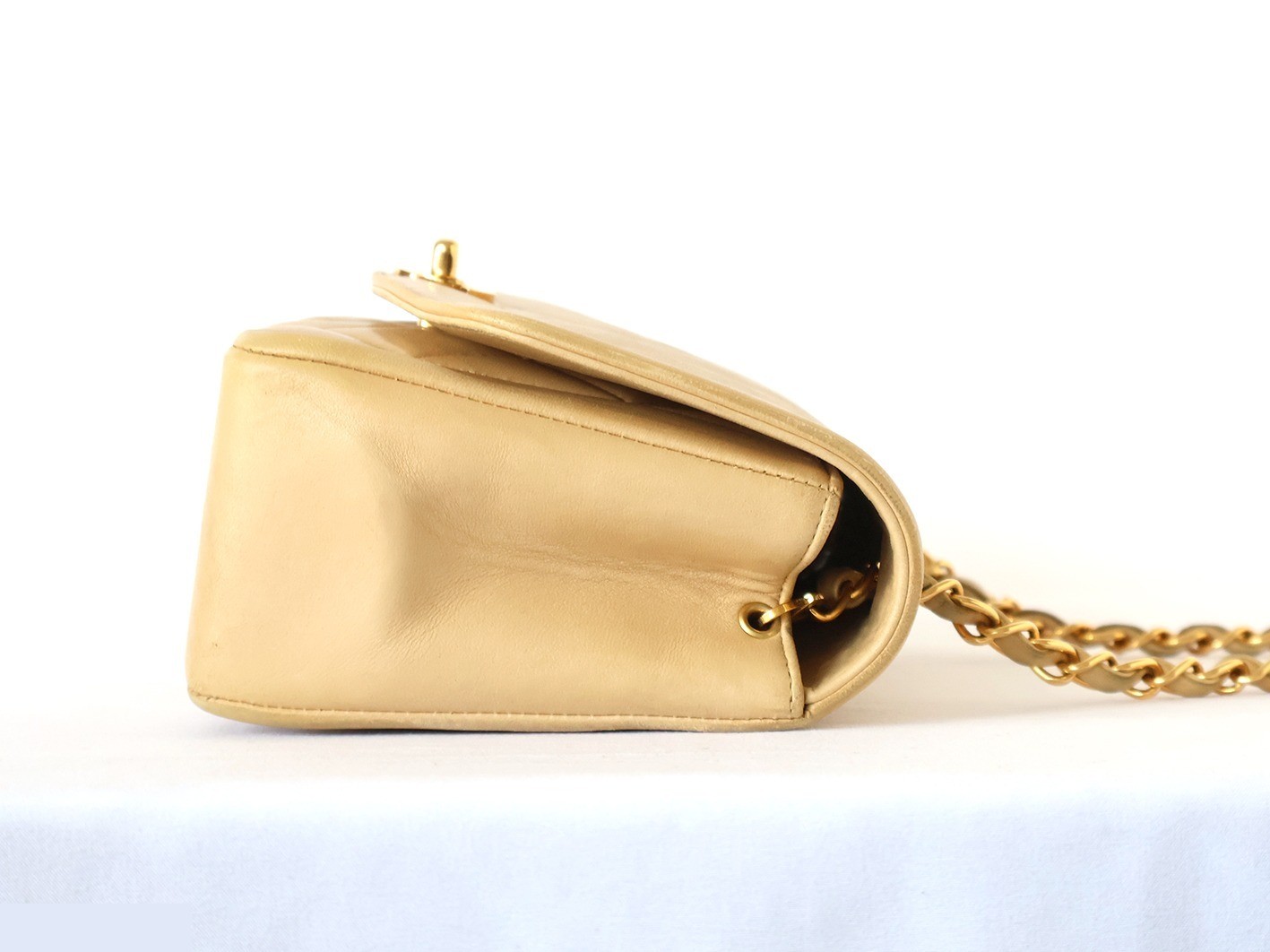 Diana 22 Lambskin Chain Shoulder Bag, Beige — view 6