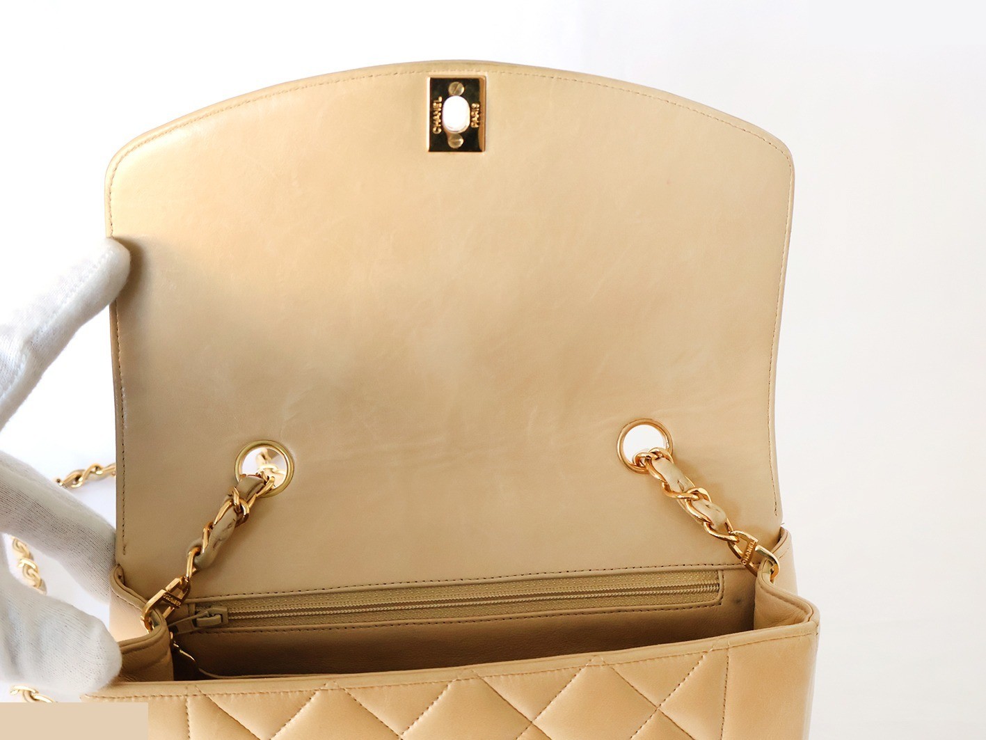 Diana 22 Lambskin Chain Shoulder Bag, Beige — view 10