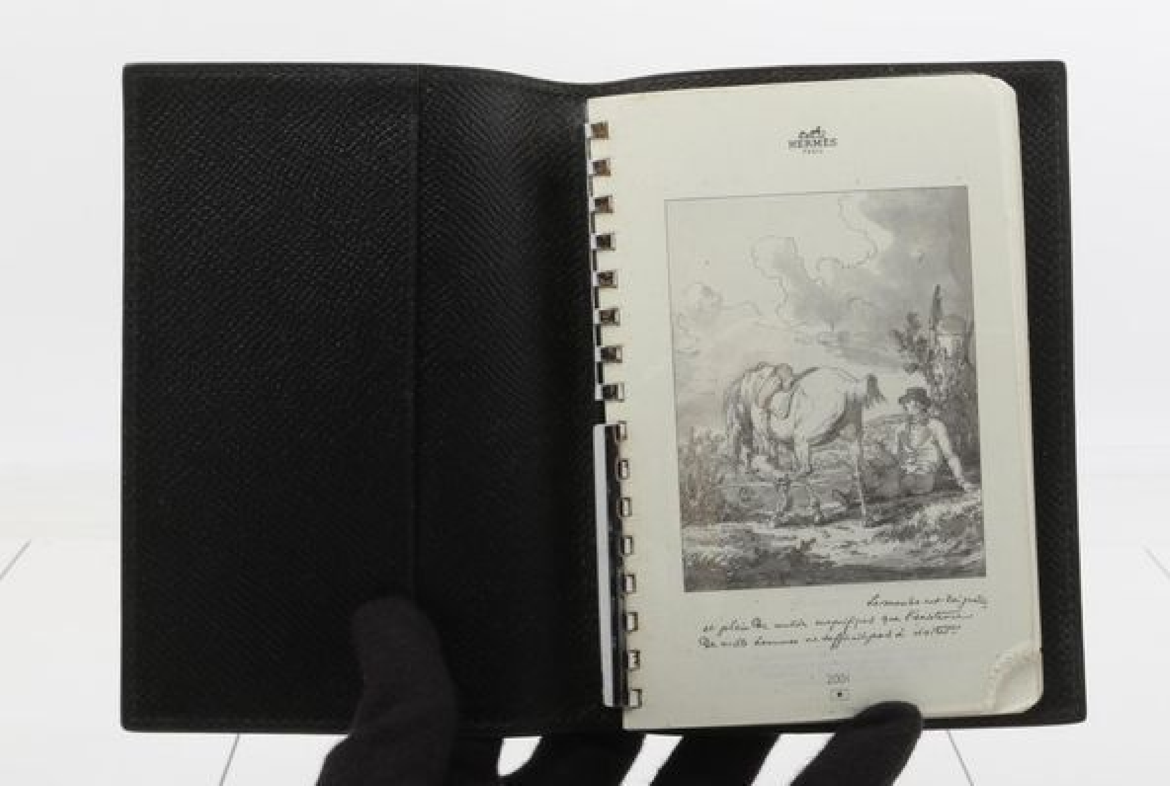 notebook black notebook cover — view 3
