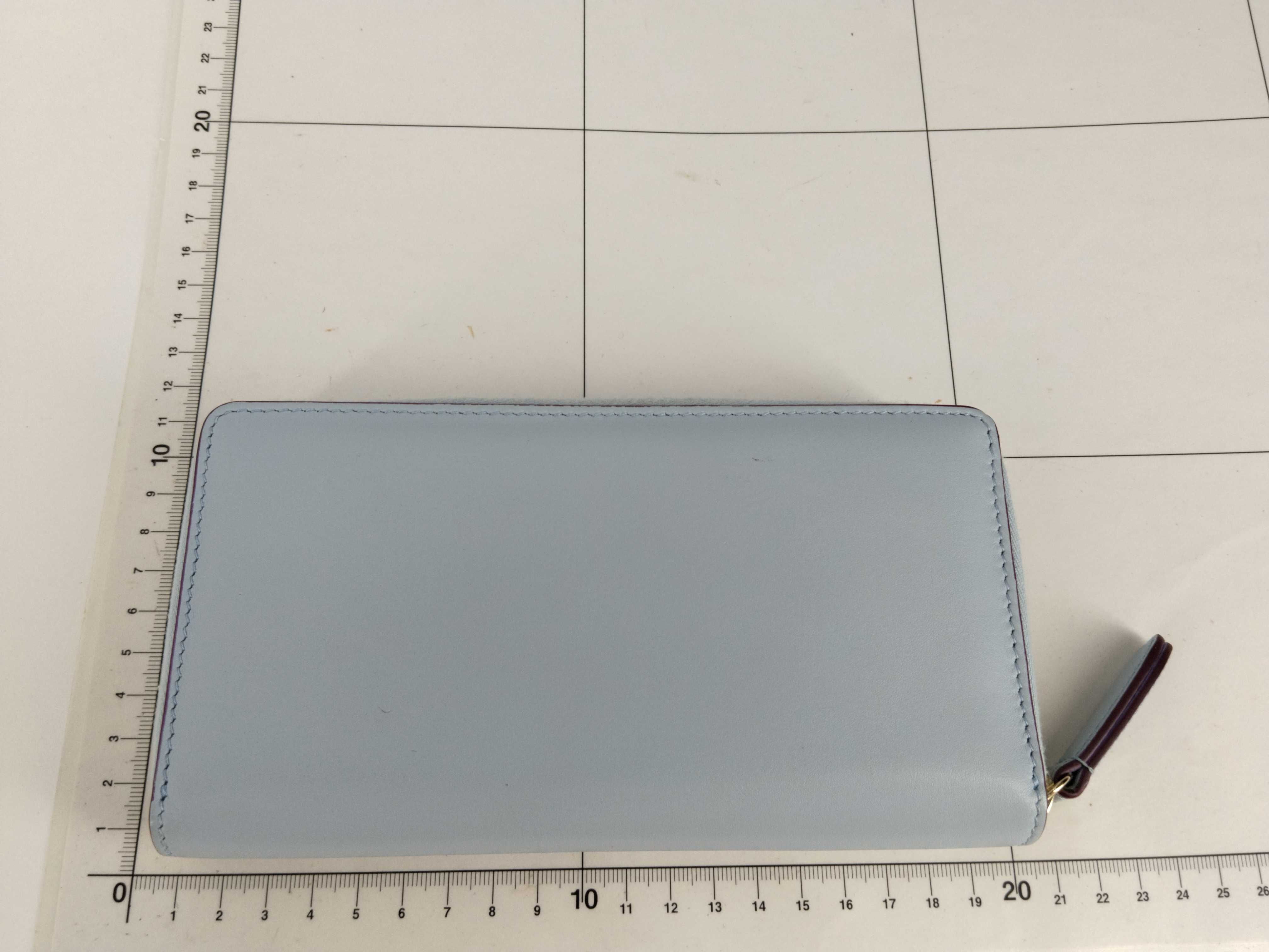 (Gucci) Higuchi Yuko Round Zip Long Wallet, Blue — view 2