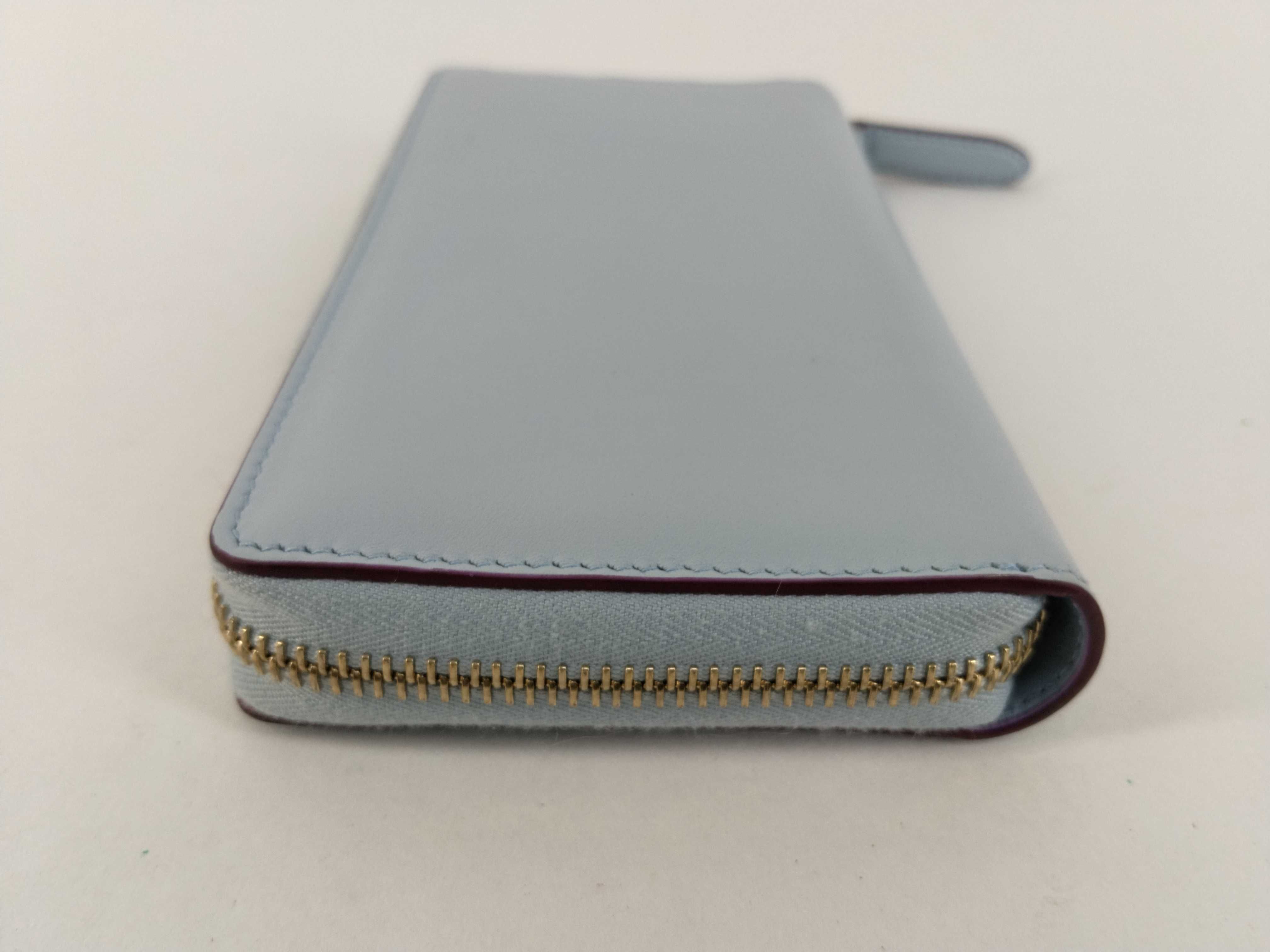 (Gucci) Higuchi Yuko Round Zip Long Wallet, Blue — view 4