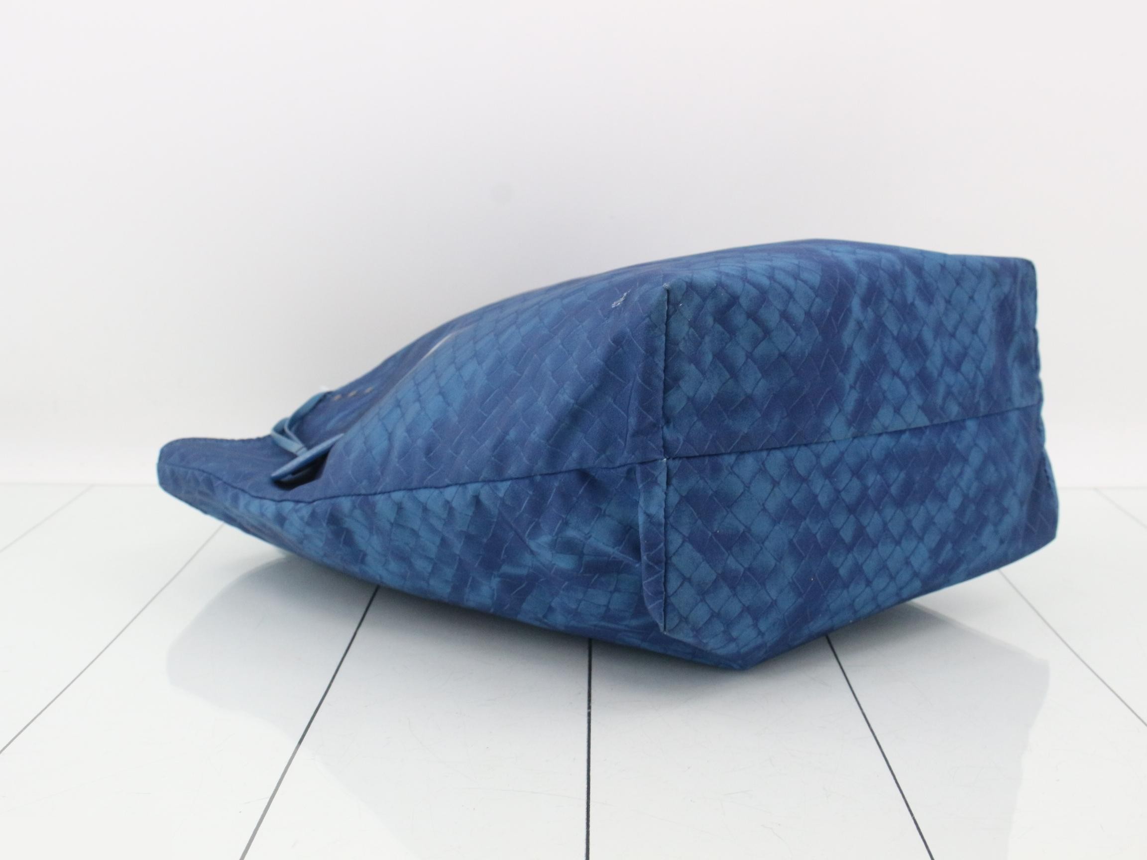 Intrecciato Illusion Nylon Tote Bag — view 5