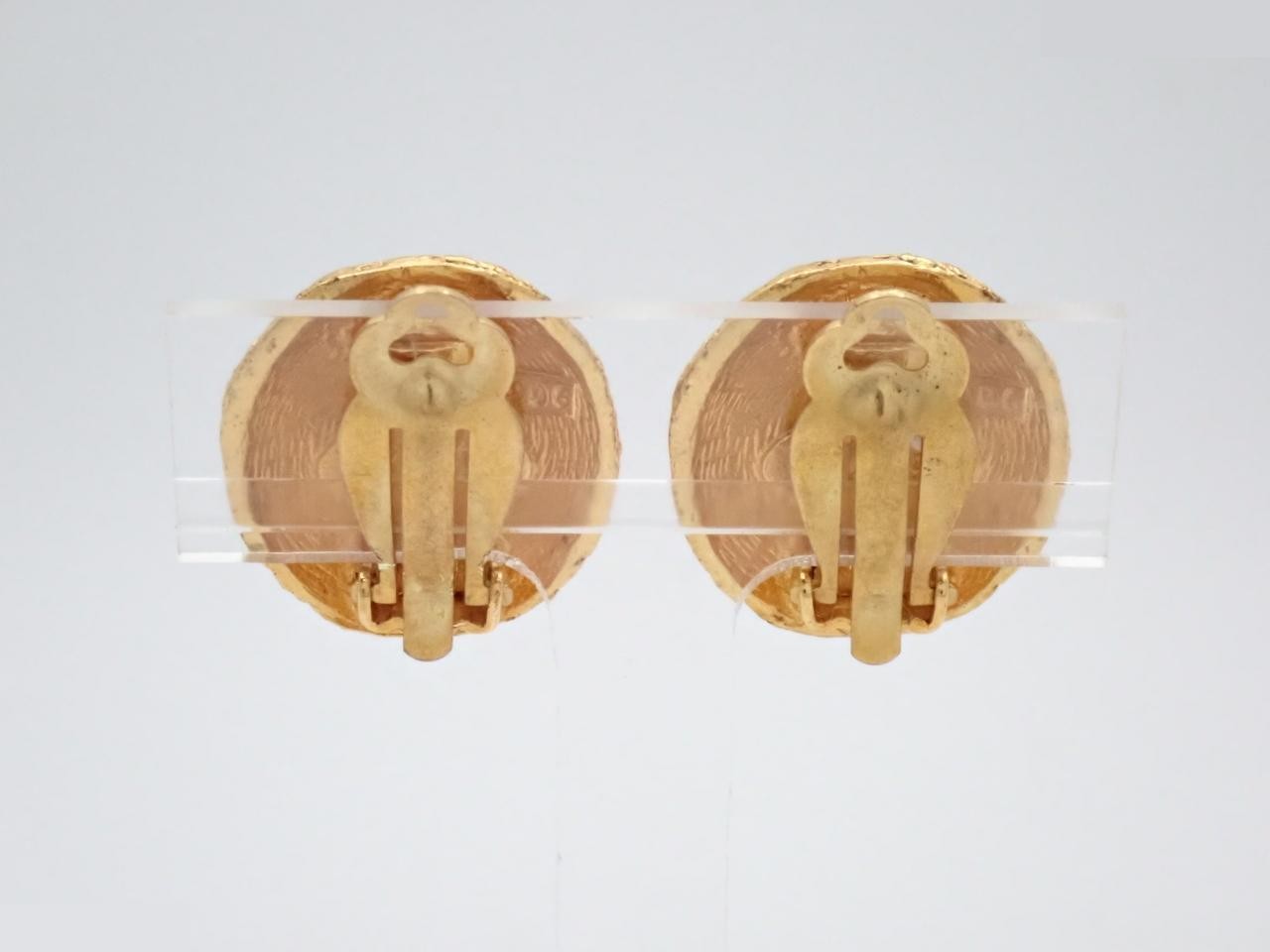 Earrings with Coco Mark design, gold. — view 2