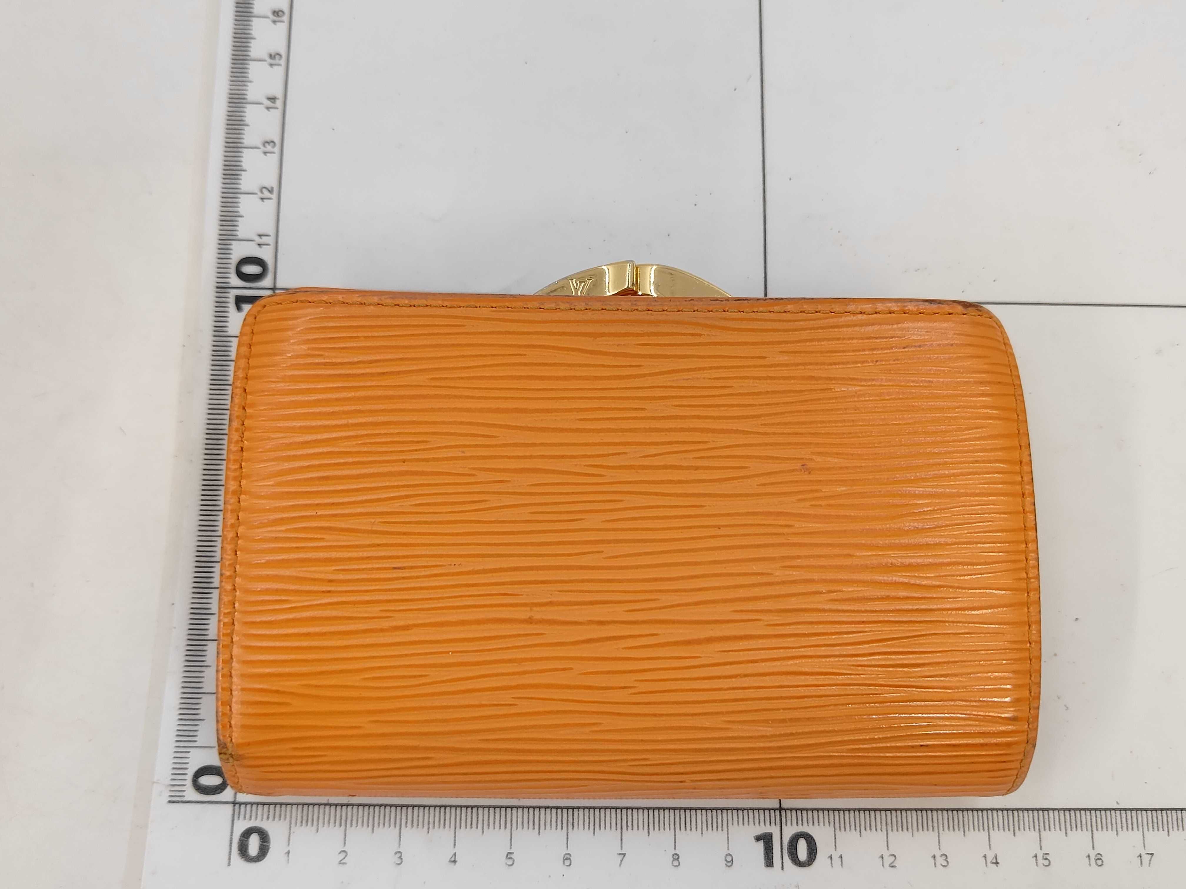 Epi / Portefeuille Viennois / M6324H / Folding Wallet / Leather Wallet — view 2