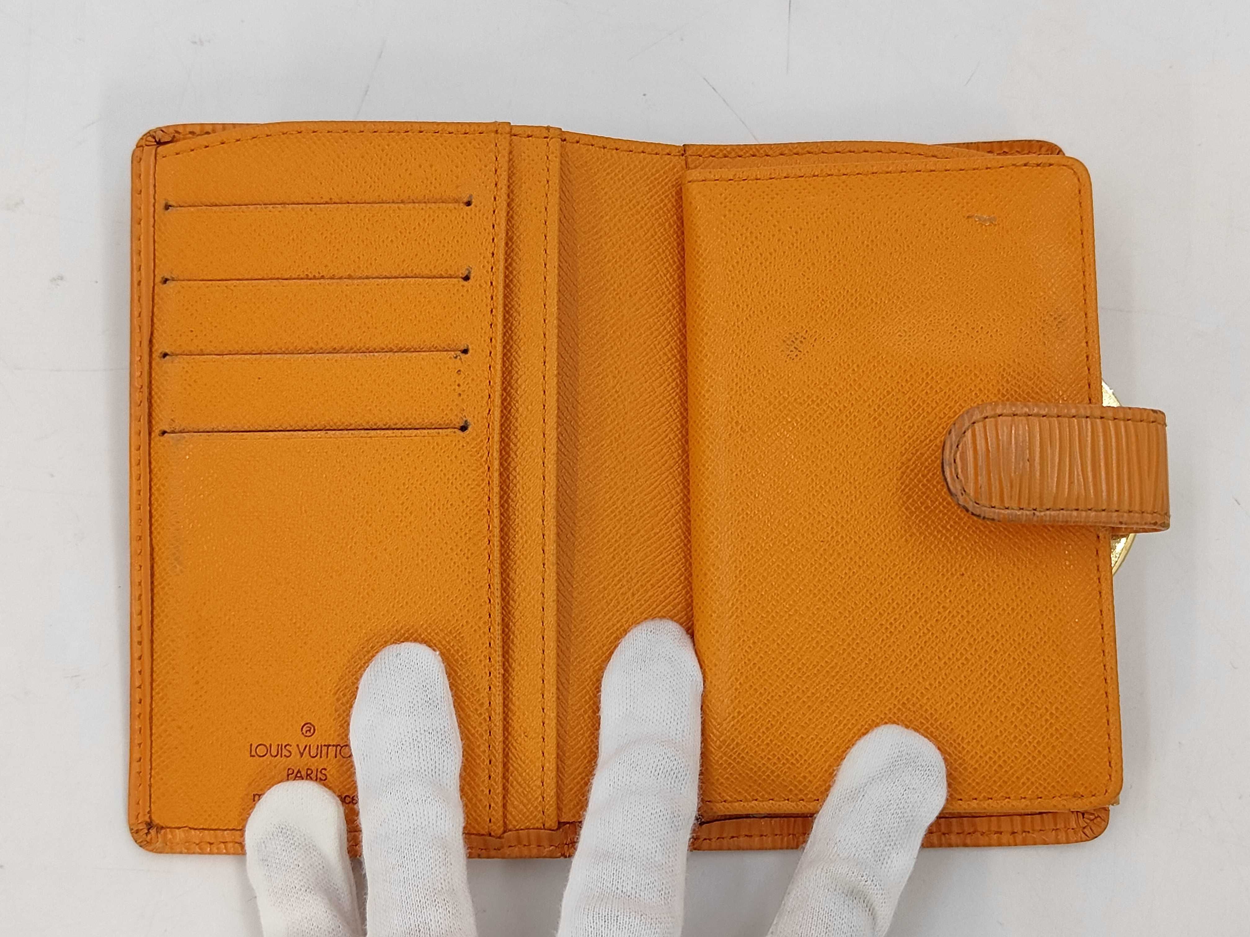 Epi / Portefeuille Viennois / M6324H / Folding Wallet / Leather Wallet — view 4