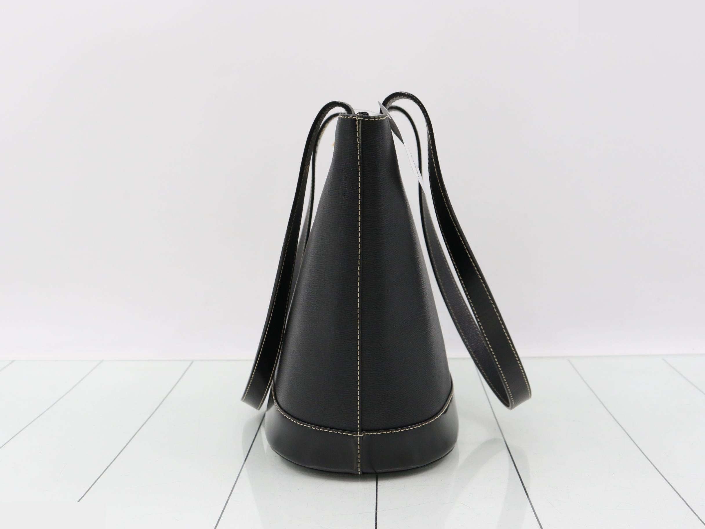 handbag — view 3