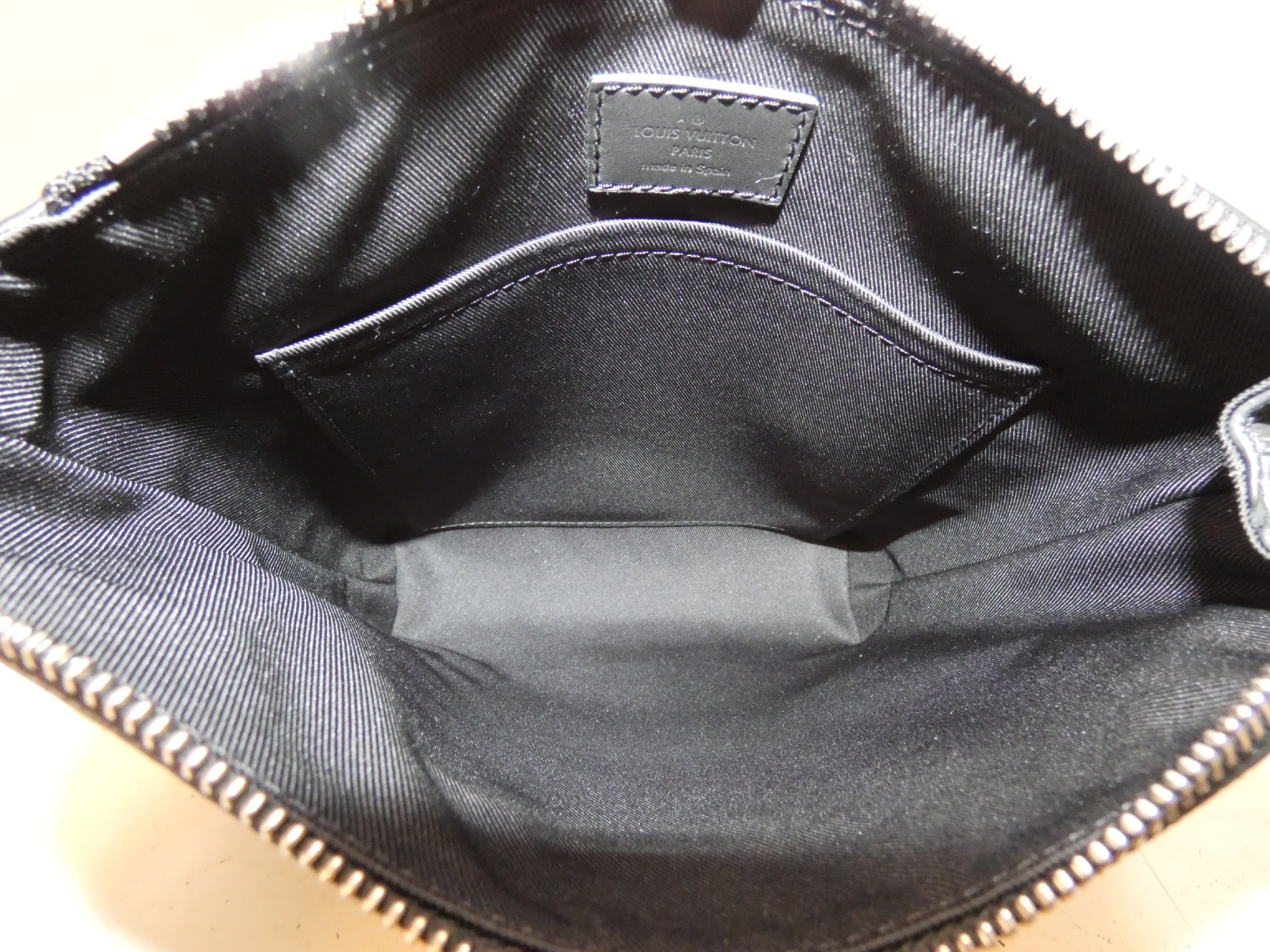 Discovery Messenger PM Damier Infini Shoulder Bag — view 8
